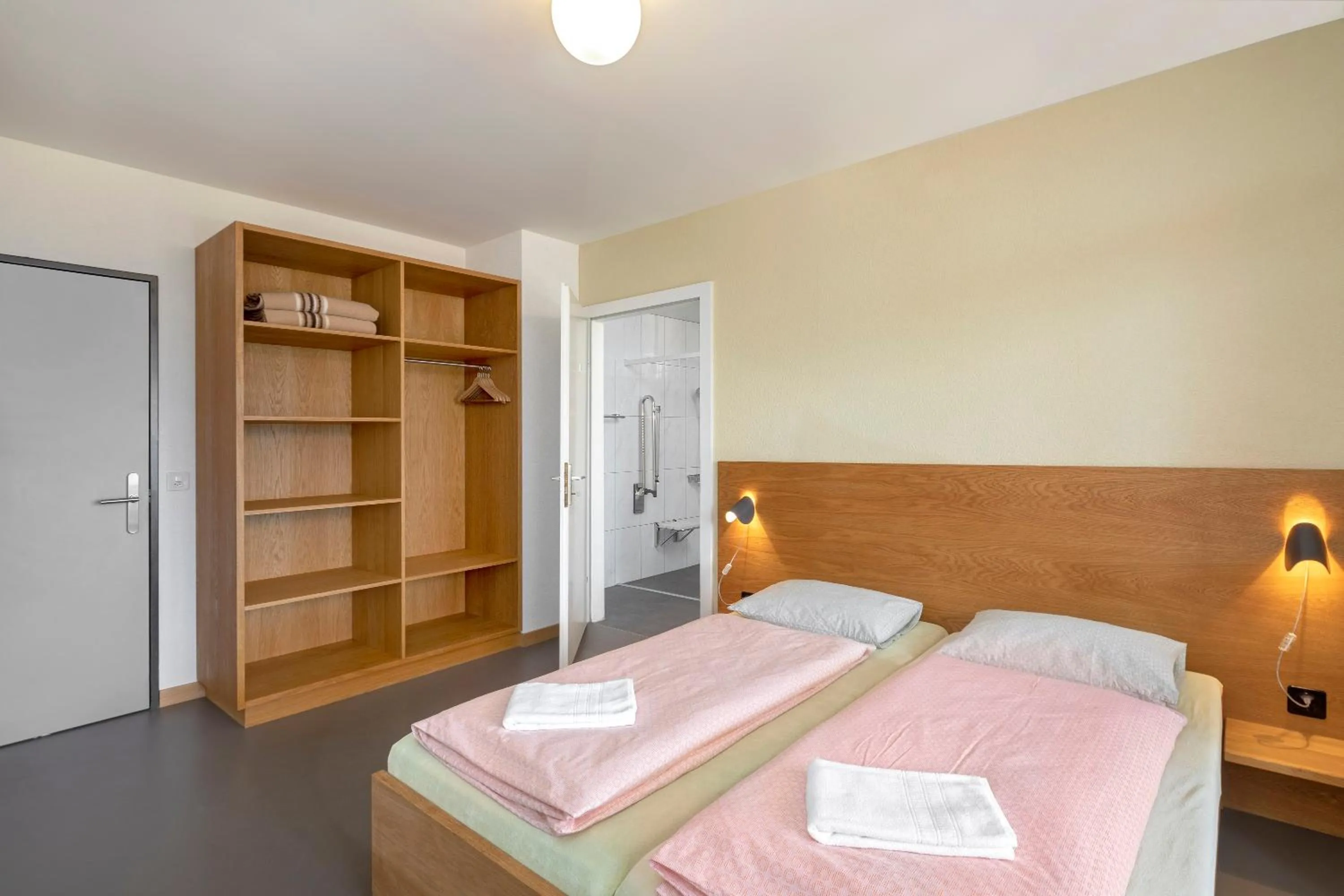 Photo of the whole room, Bed in Crans-Montana Youth Hostel