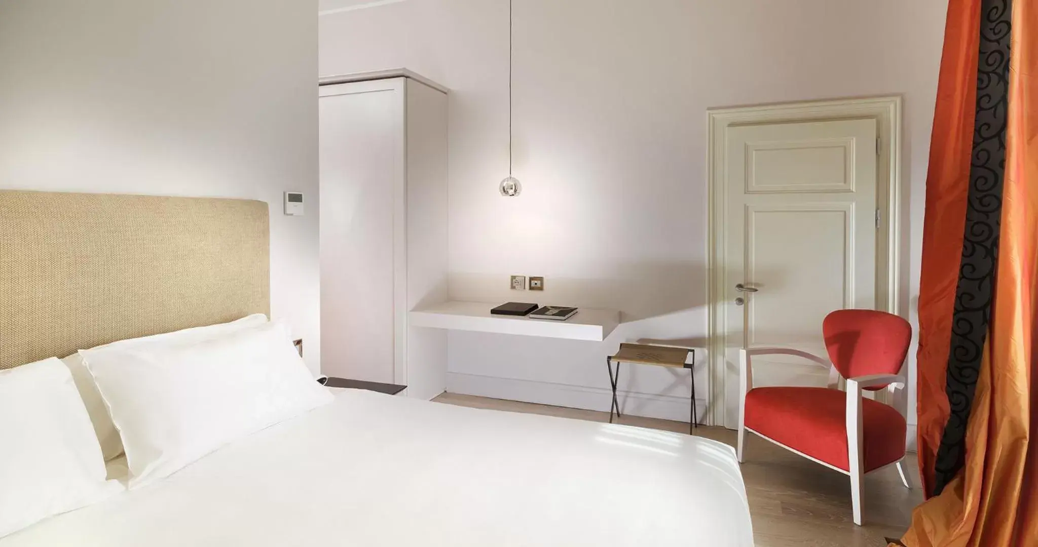 Bedroom, Bed in The Glamore Milano Duomo