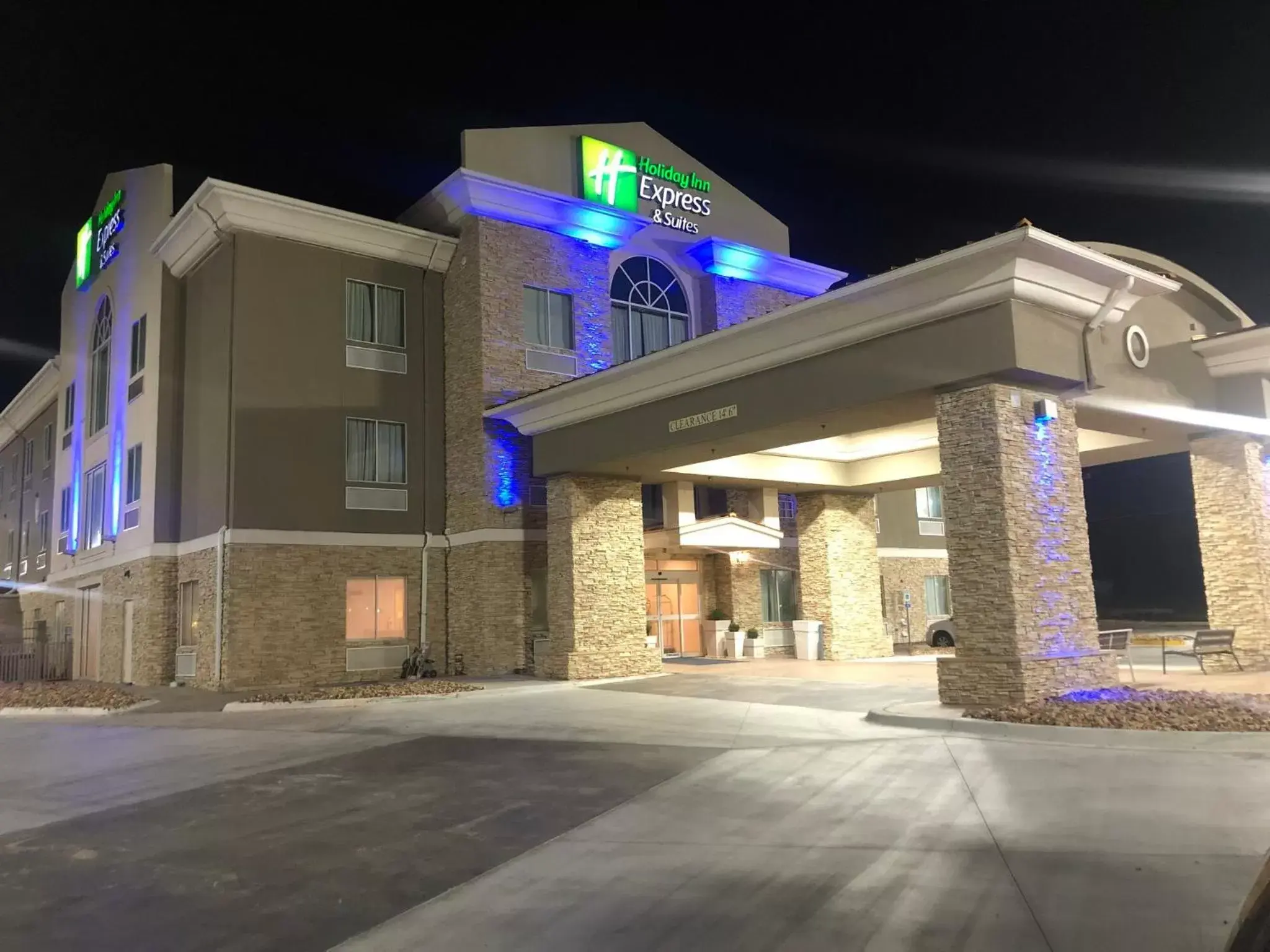 Property Building in Holiday Inn Express Hotel & Suites Woodward Hwy 270, an IHG Hotel