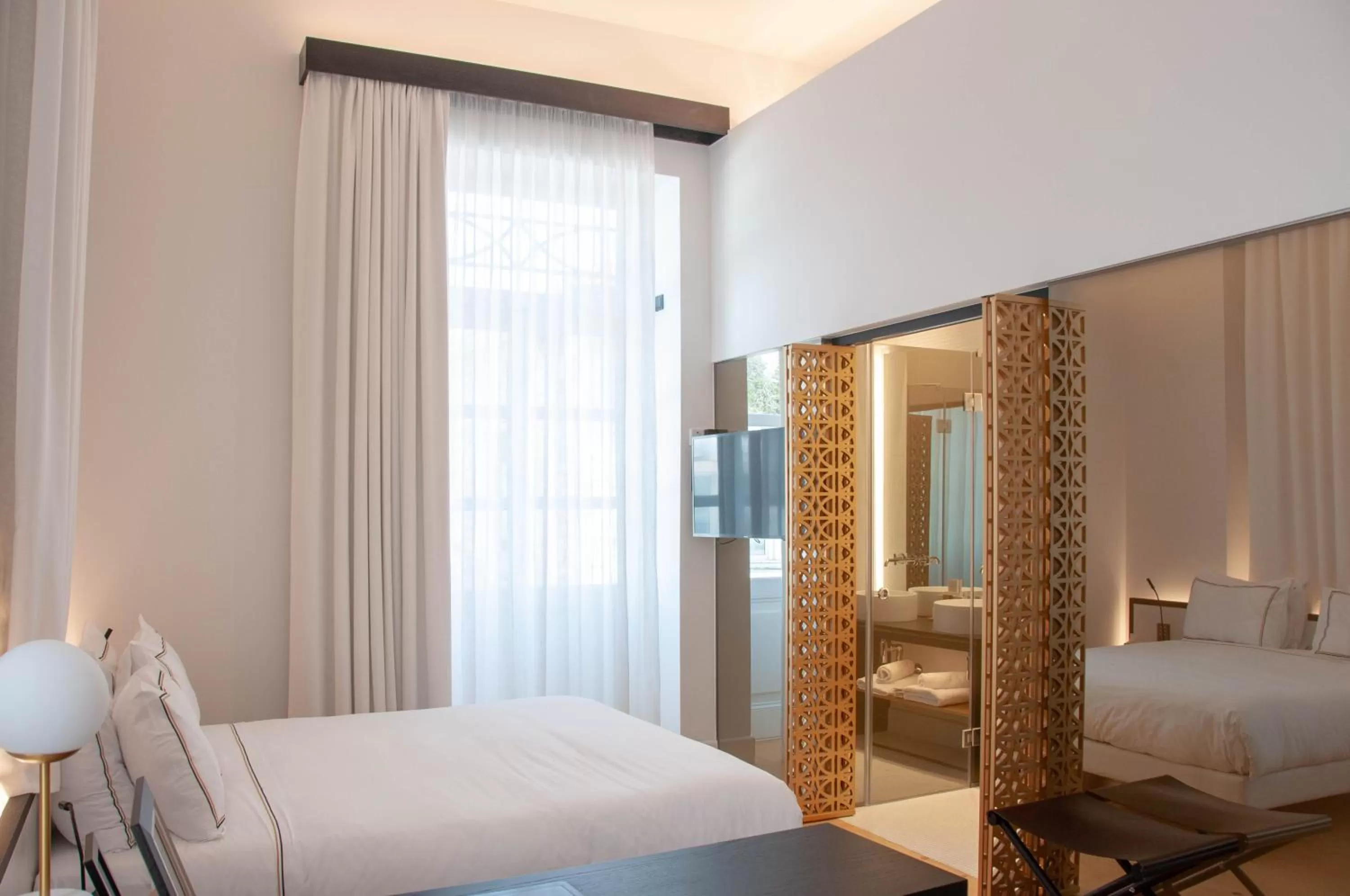 Bed in S Paul City Hotel