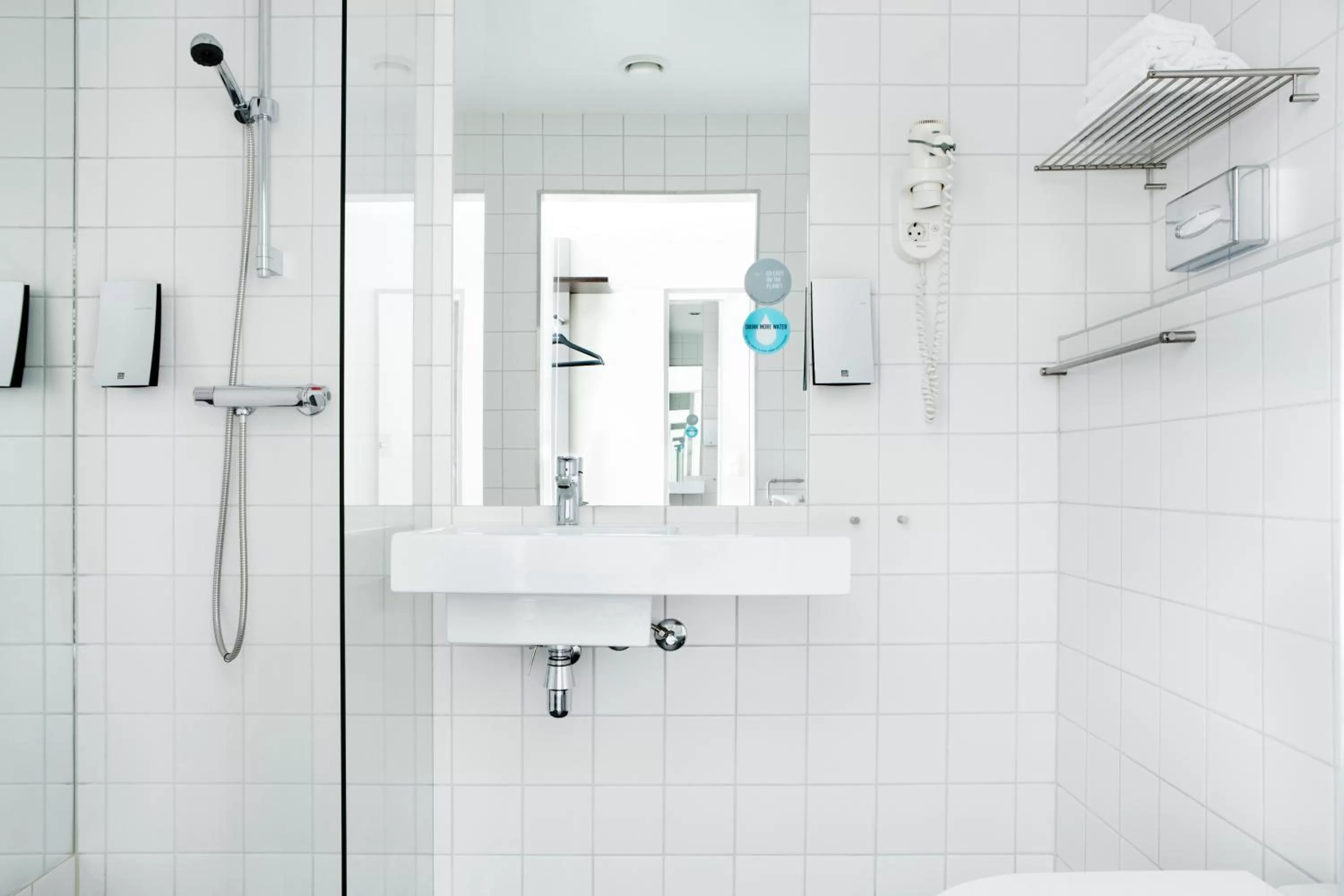 Shower in Comfort Hotel Trondheim