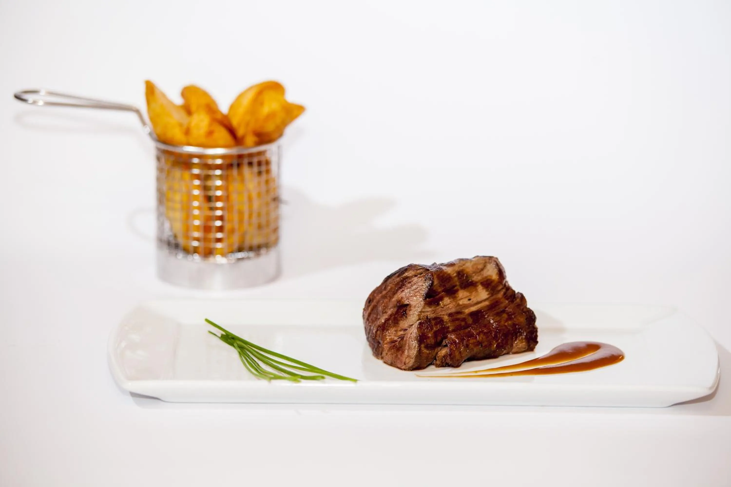 Restaurant/places to eat in Crystal Palace Hotel