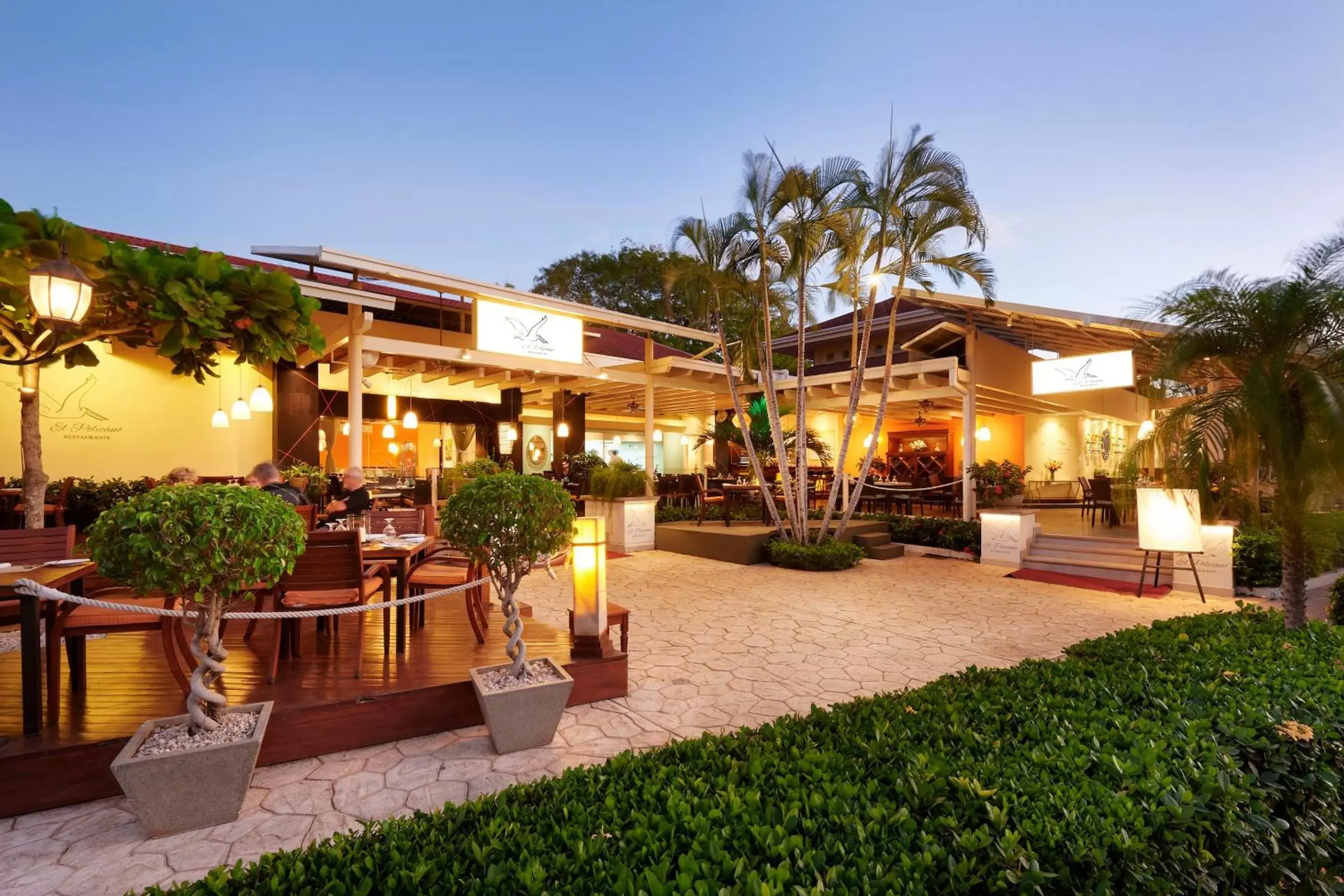 Restaurant/places to eat, Property Building in Hotel Tamarindo Diria Beach Resort