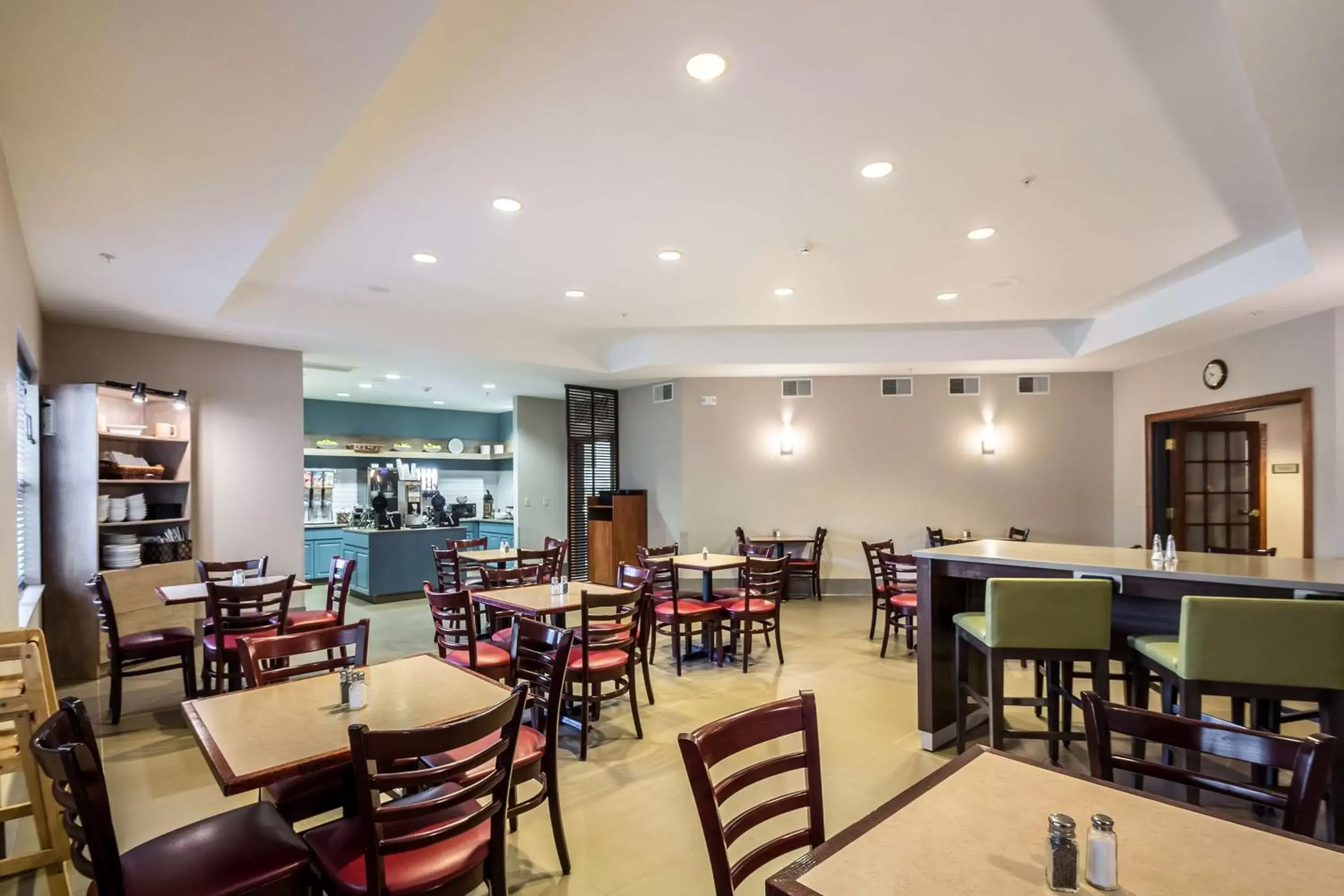Restaurant/Places to Eat in Country Inn & Suites by Radisson, Fond du Lac, WI
