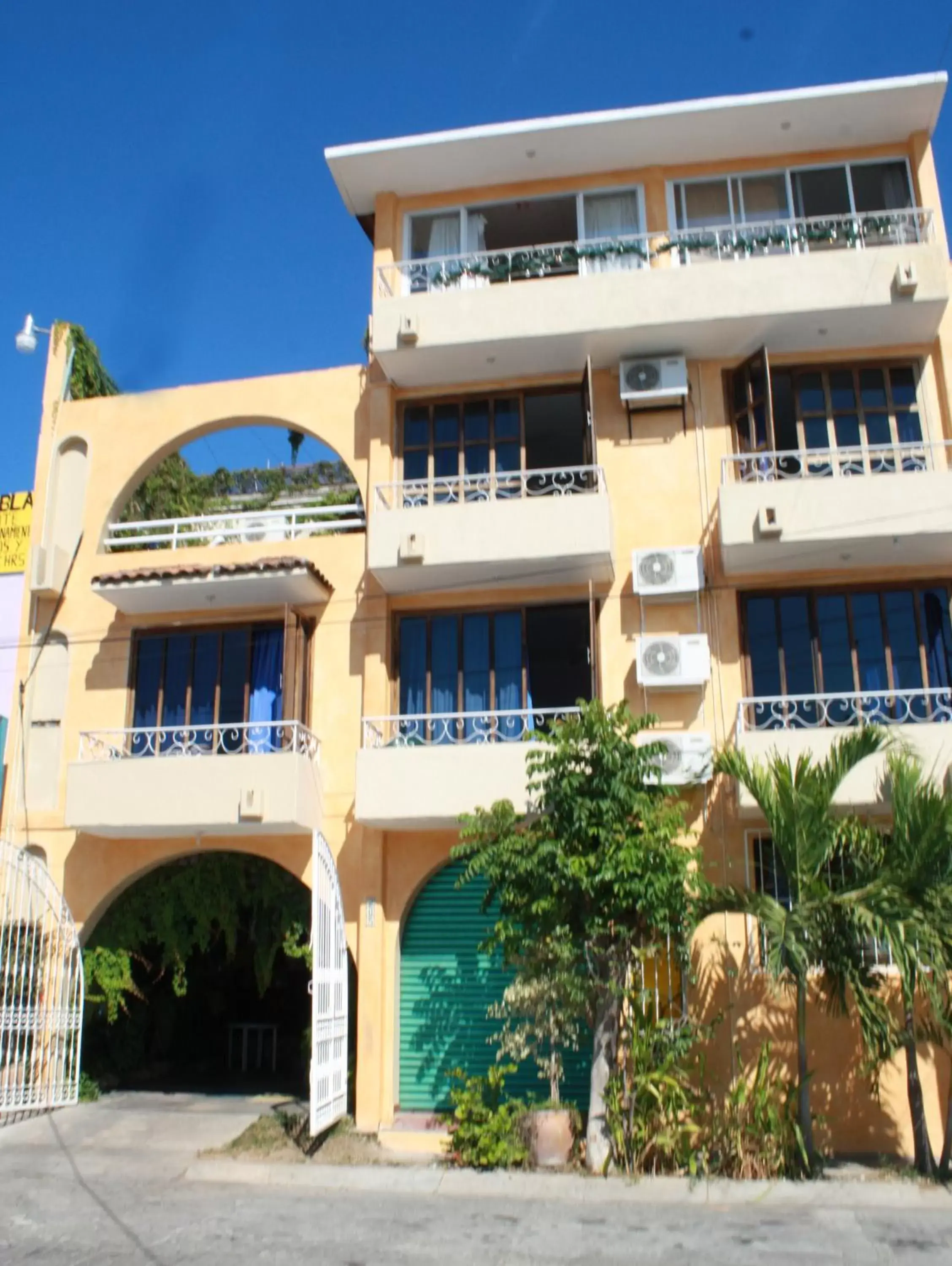 Facade/entrance, Property Building in Pargos Hotel & Cowork