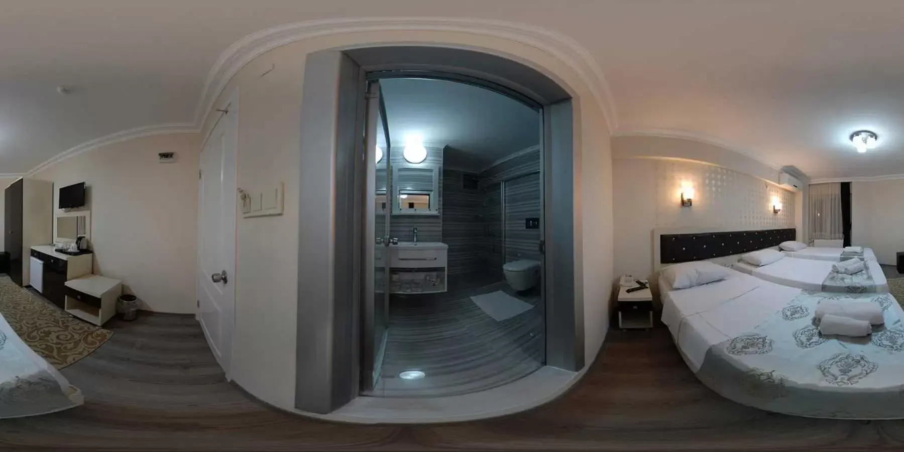 Photo of the whole room, Bathroom in Hotel Grand Heykel