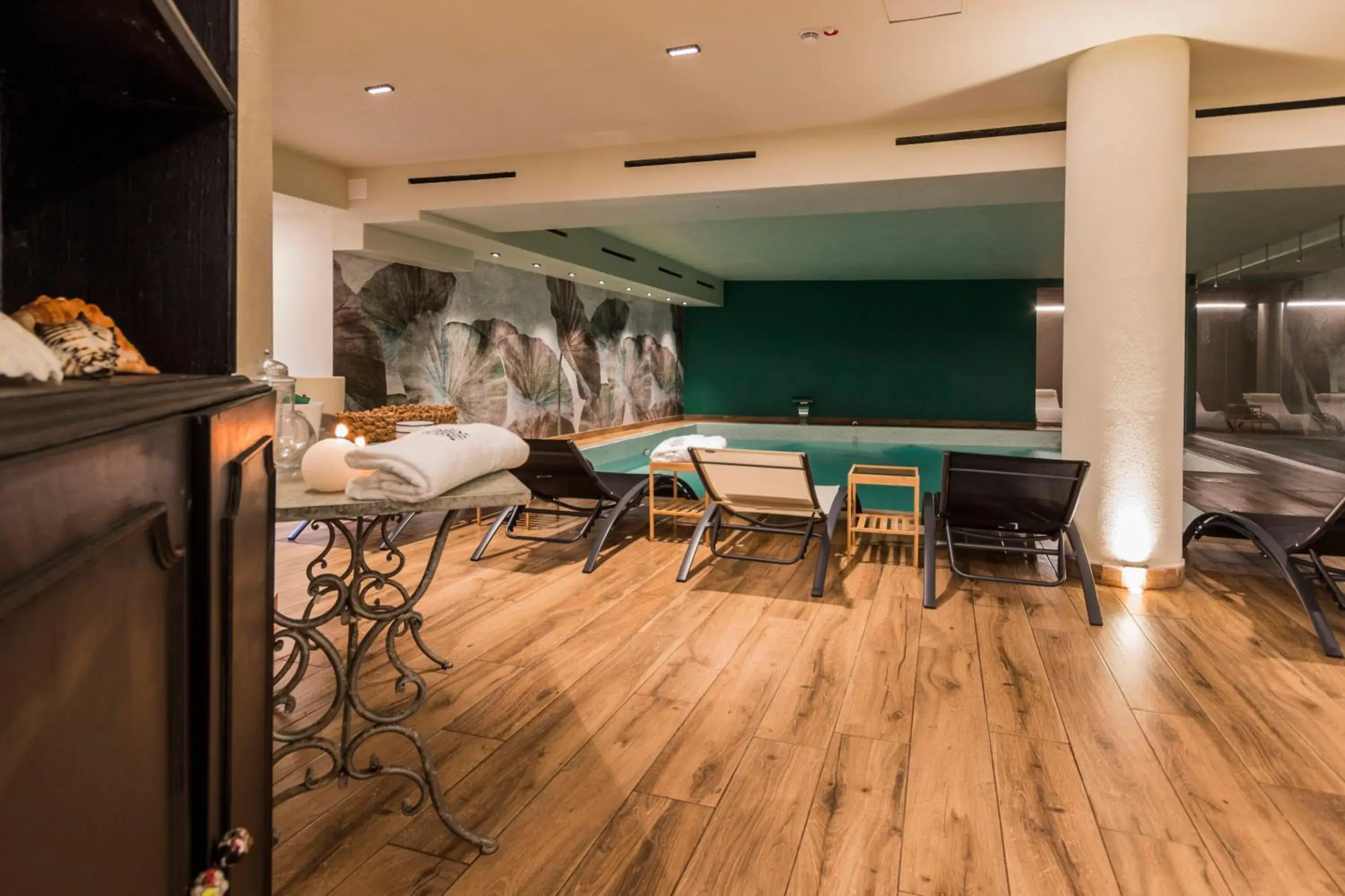 Swimming pool in Mediterraneo Emotional Hotel & Spa Swimming pool in Mediterraneo Emotional Hotel & Spa