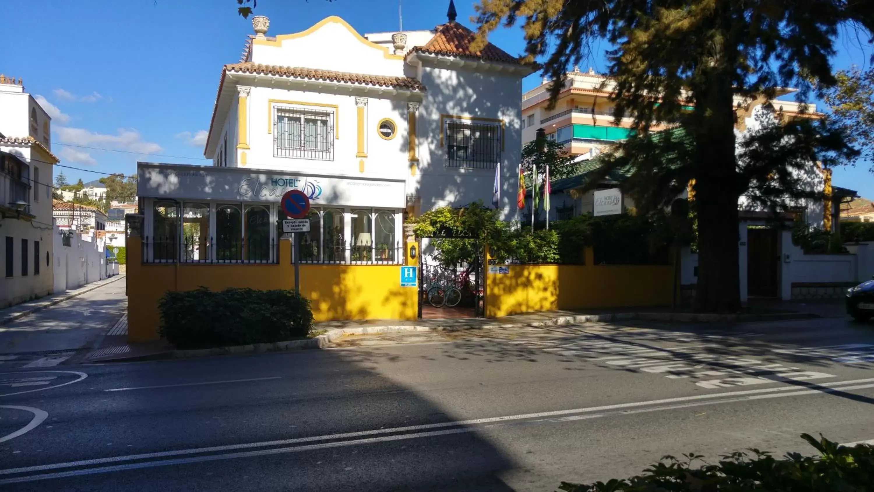 Facade/entrance, Property Building in Elcano
