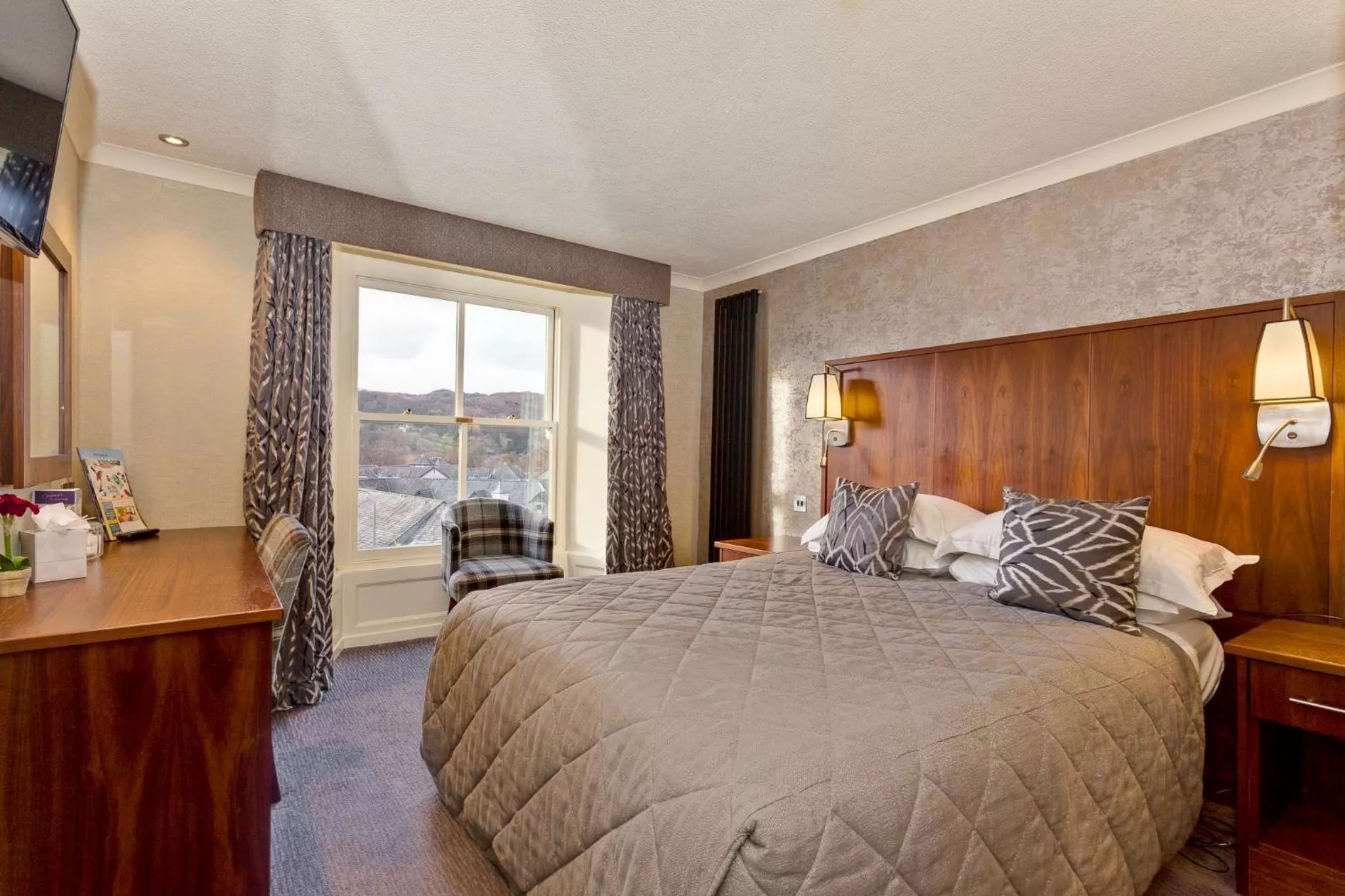Photo of the whole room, Bed in Ambleside Salutation Hotel & Spa