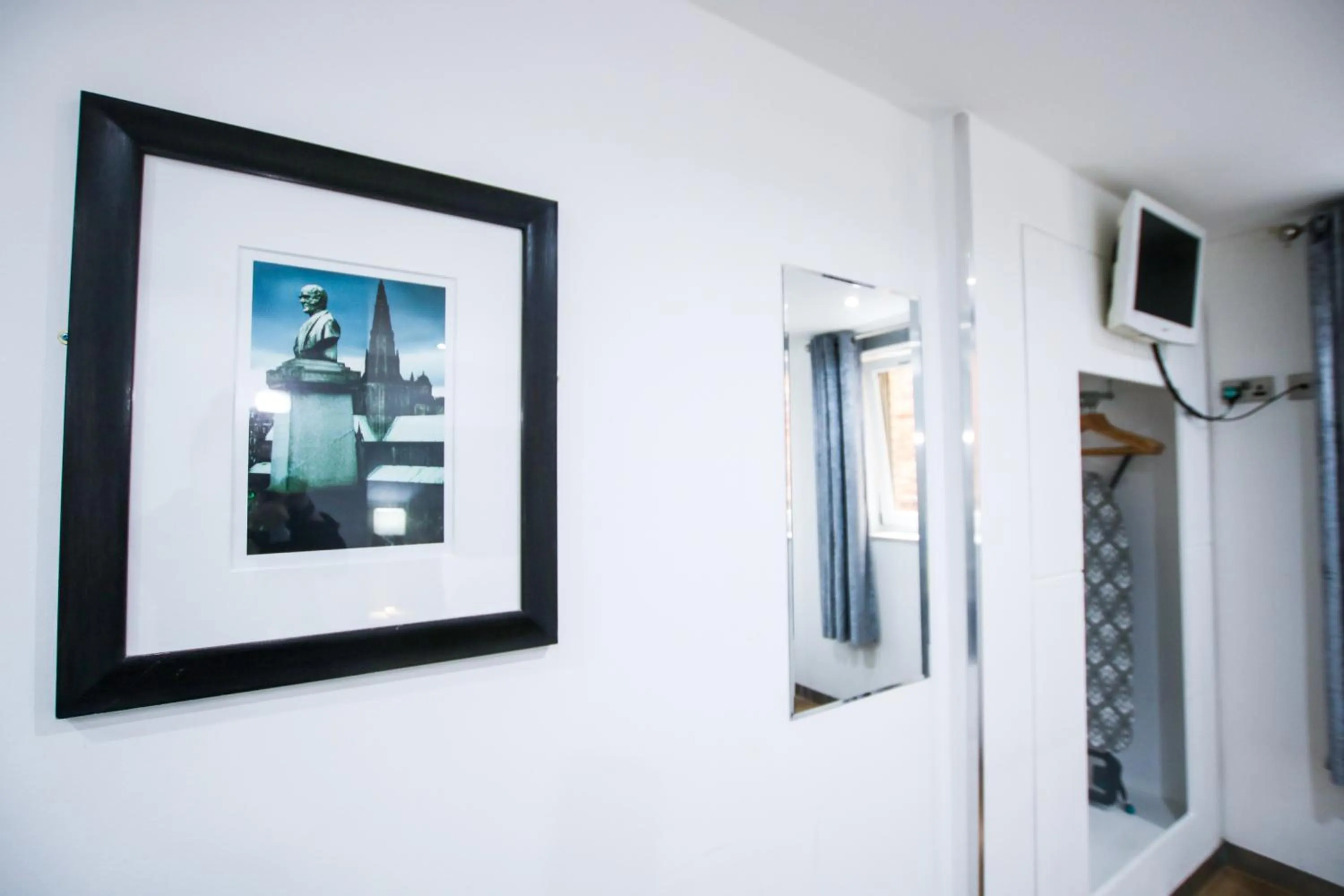 TV/Entertainment Center in Brunswick Merchant City Hotel