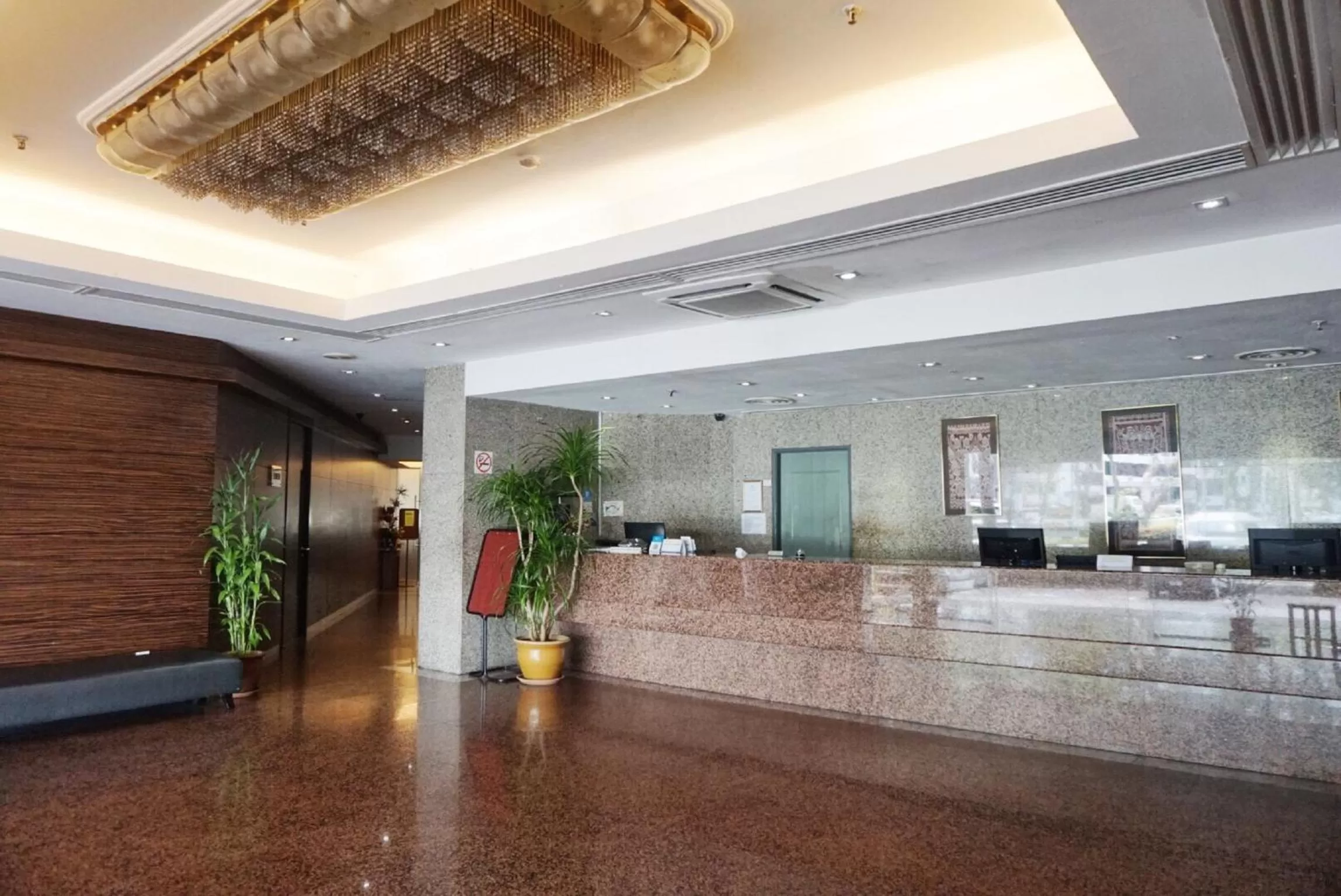 Lobby or reception in Kingwood Hotel Kuching