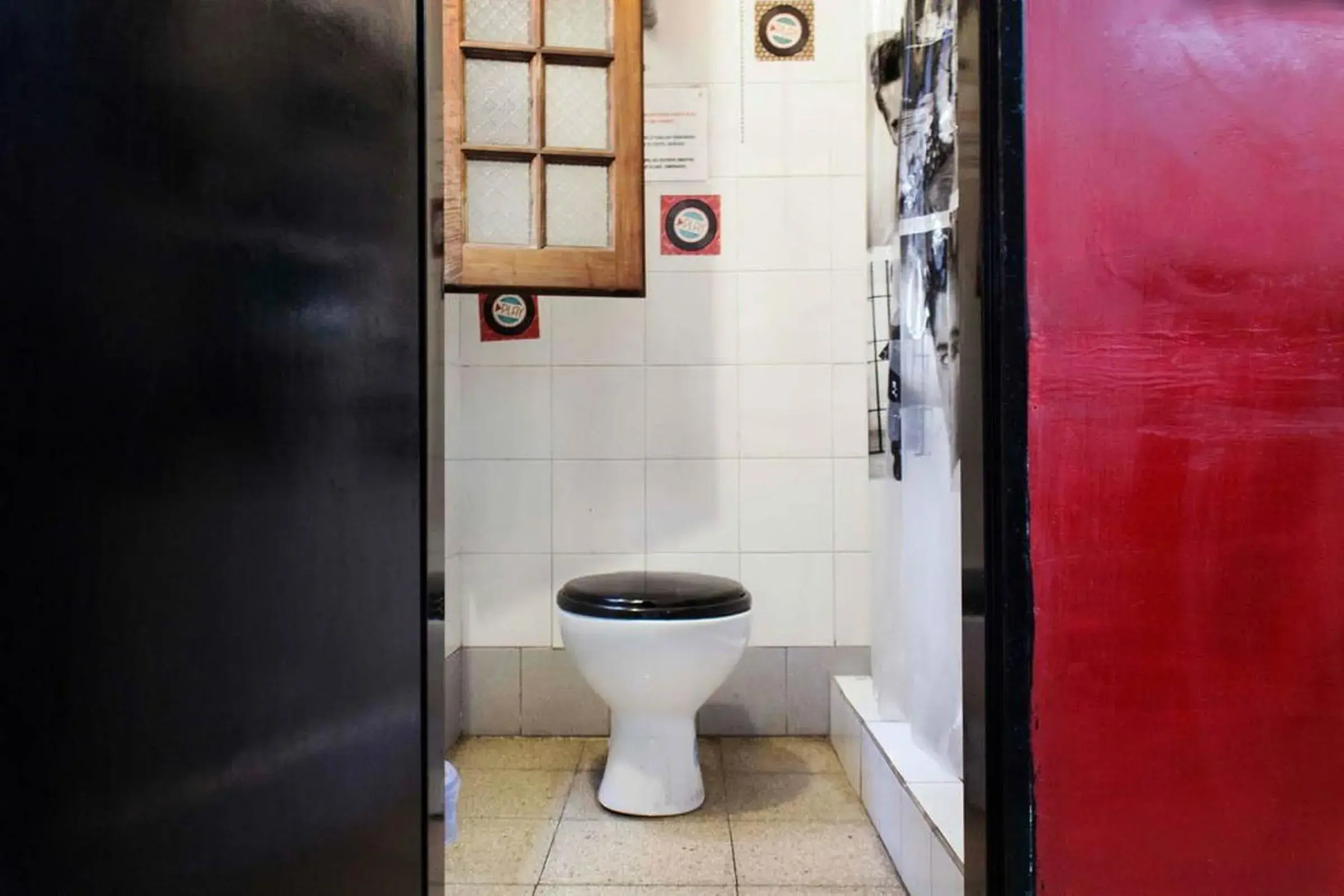 Bathroom in Play Hostel Soho