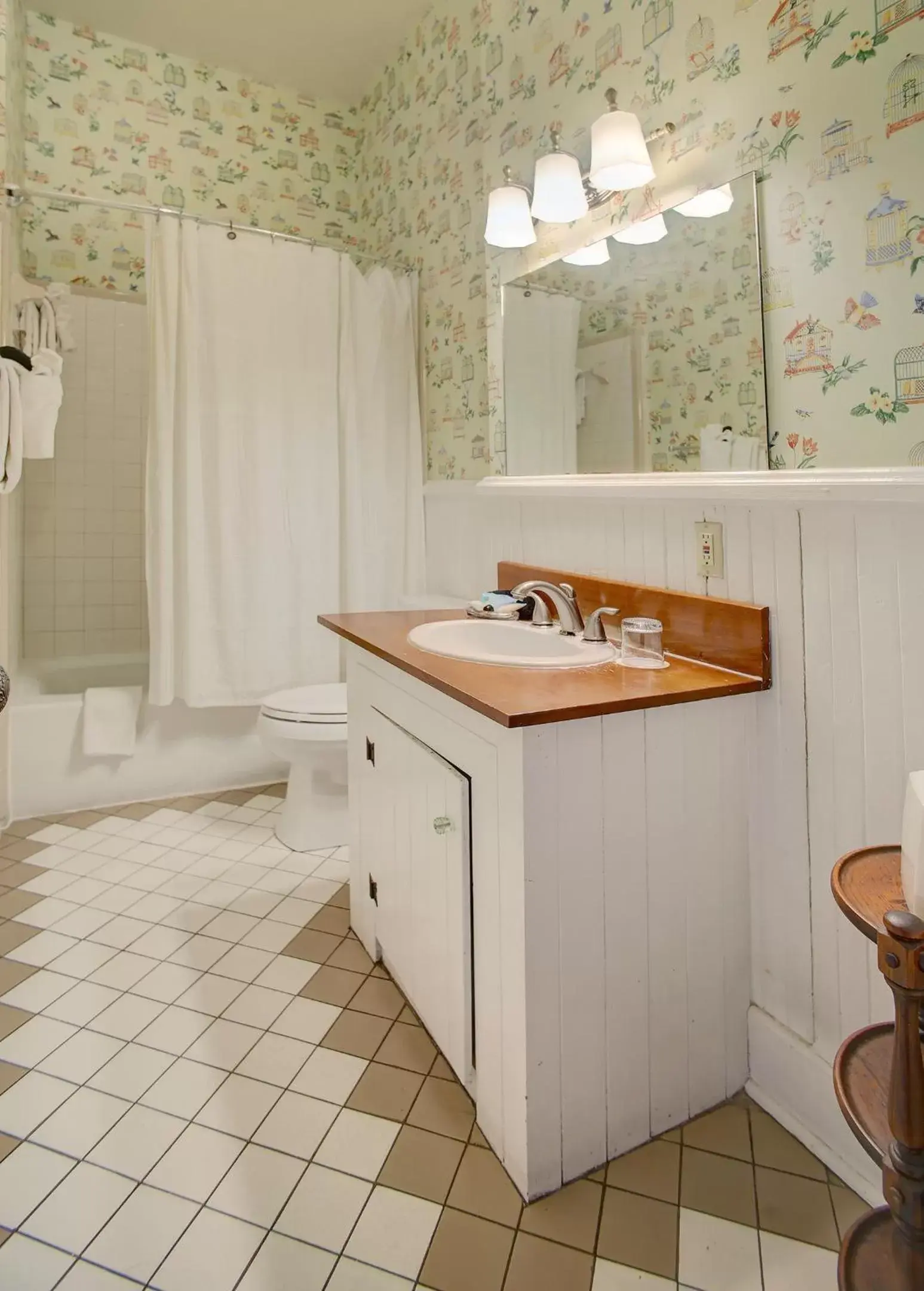 Bathroom in Forsyth Park Inn