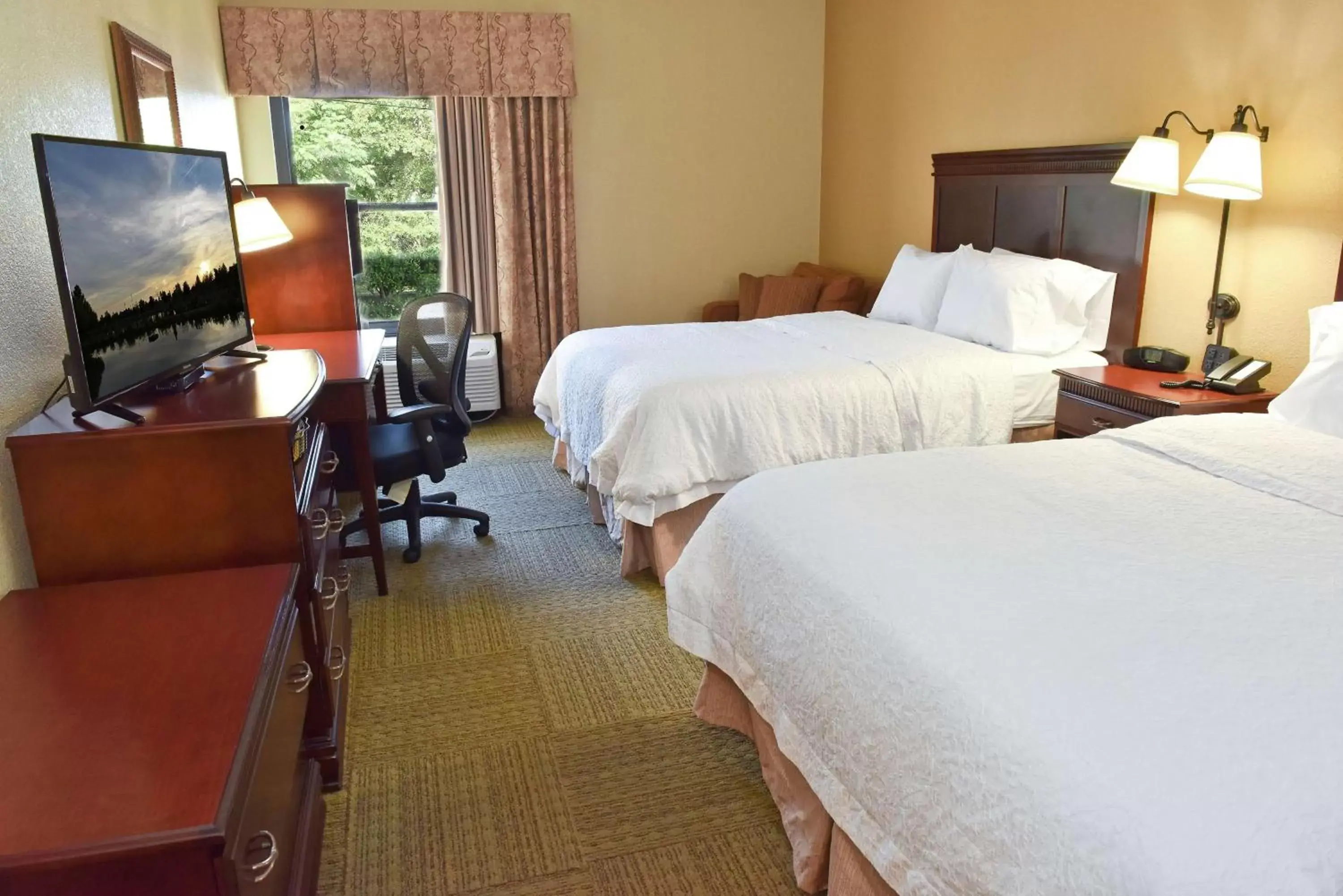 Room with Two Queen Beds - Non-Smoking in Hampton Inn Ruston Room with Two Queen Beds - Non-Smoking in Hampton Inn Ruston