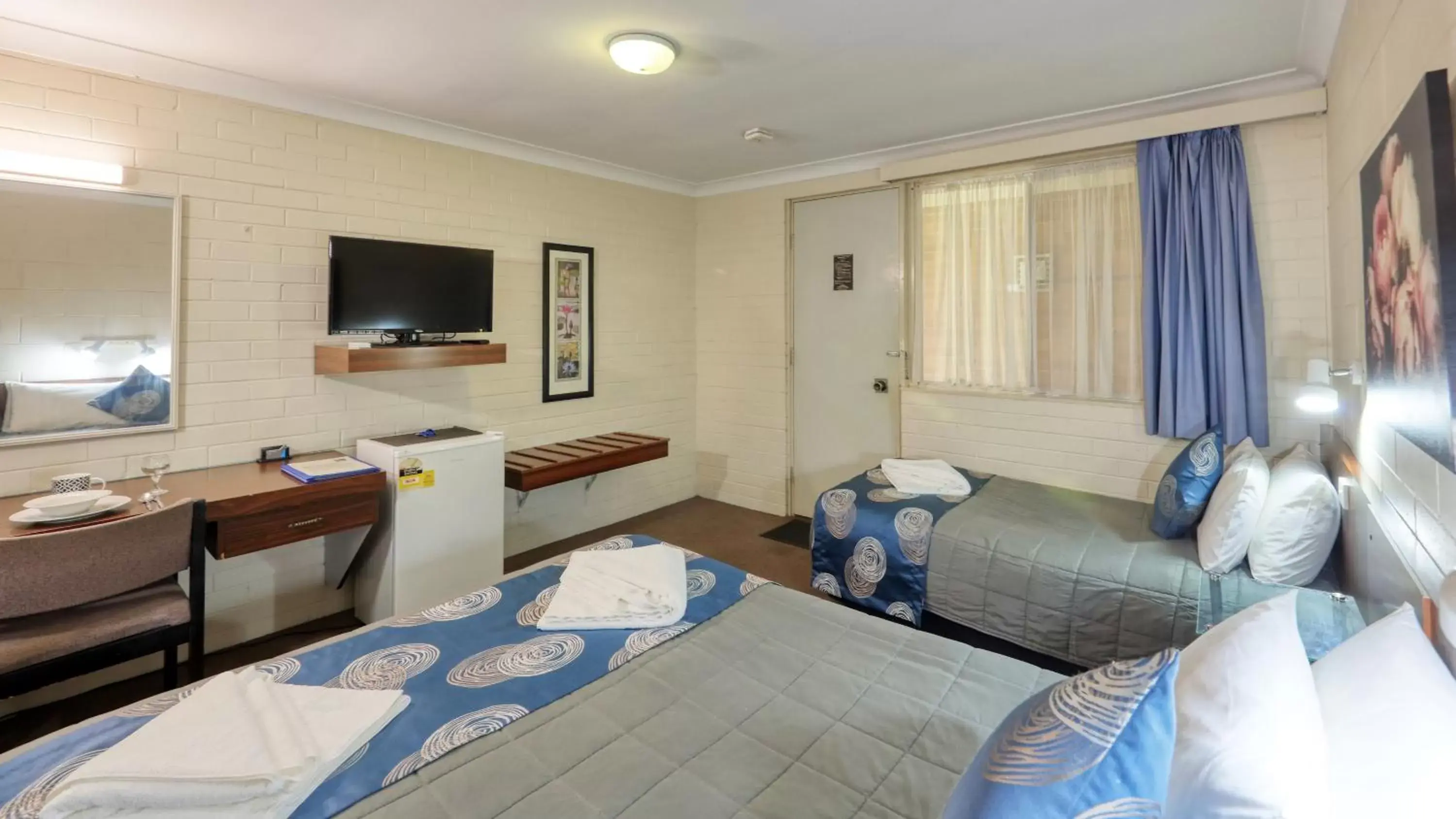 TV and multimedia, Bed in Matthew Flinders Motor Inn