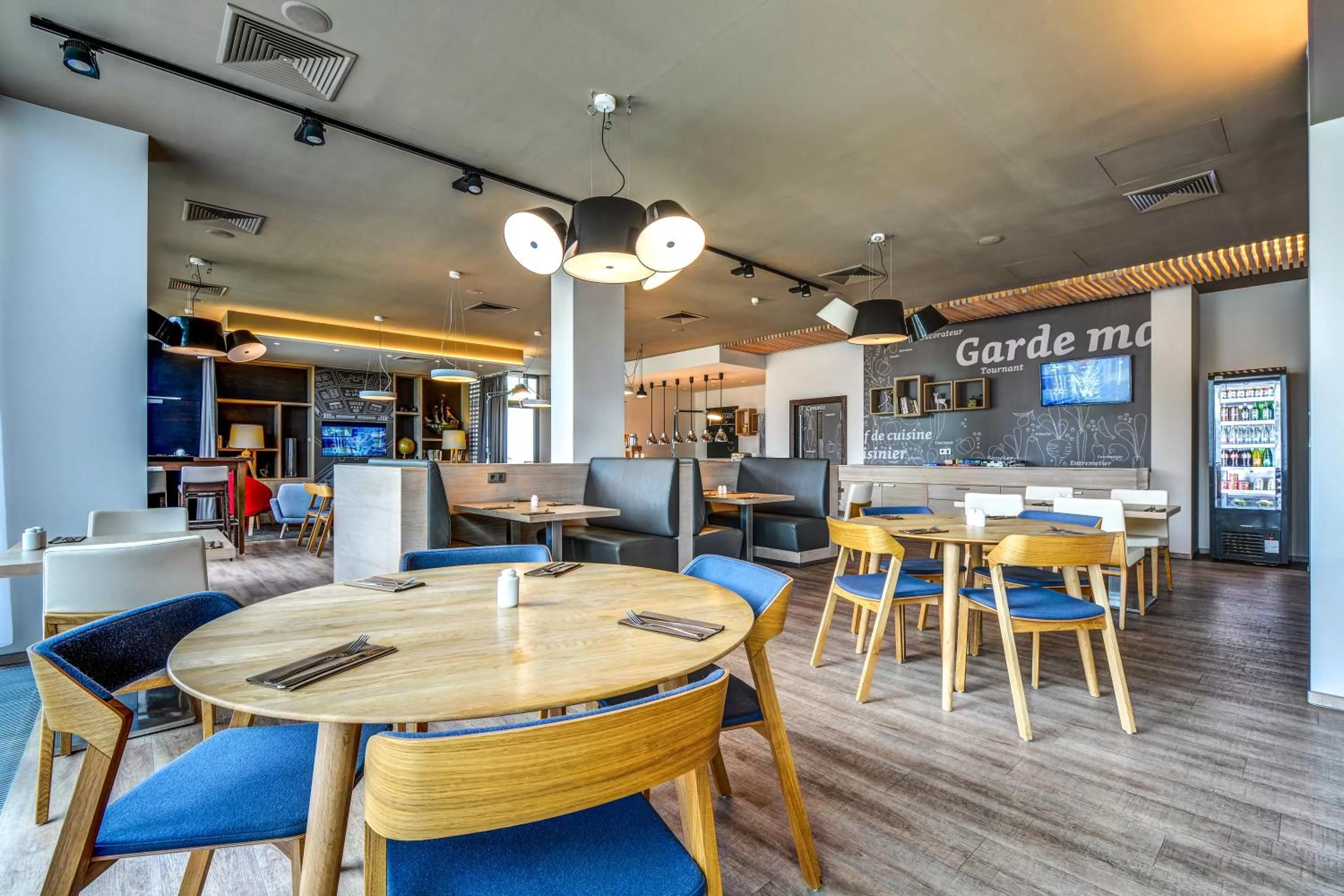 Restaurant/places to eat in Holiday Inn Prague Airport by IHG