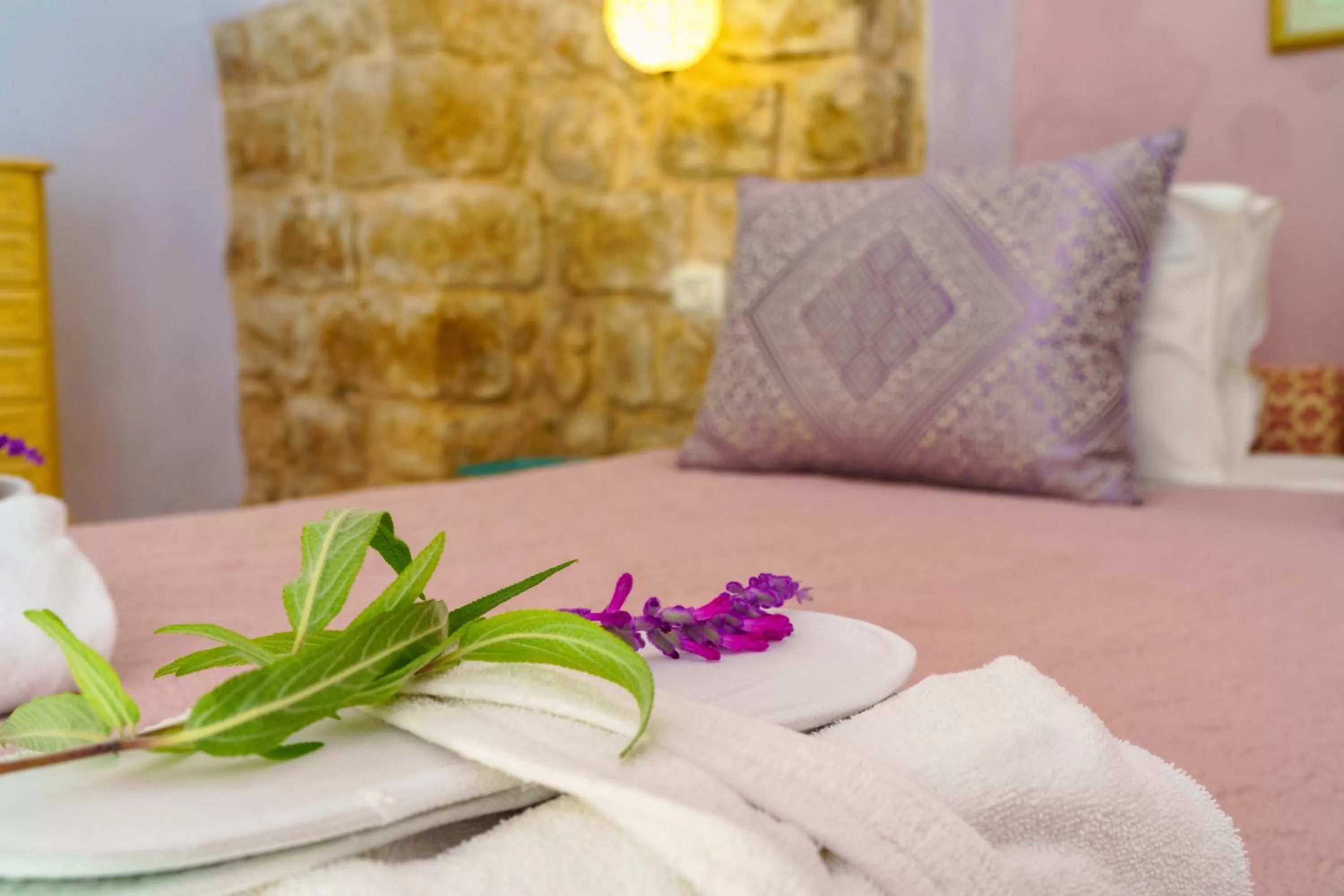 Bed in The Way Inn - Boutique Suites