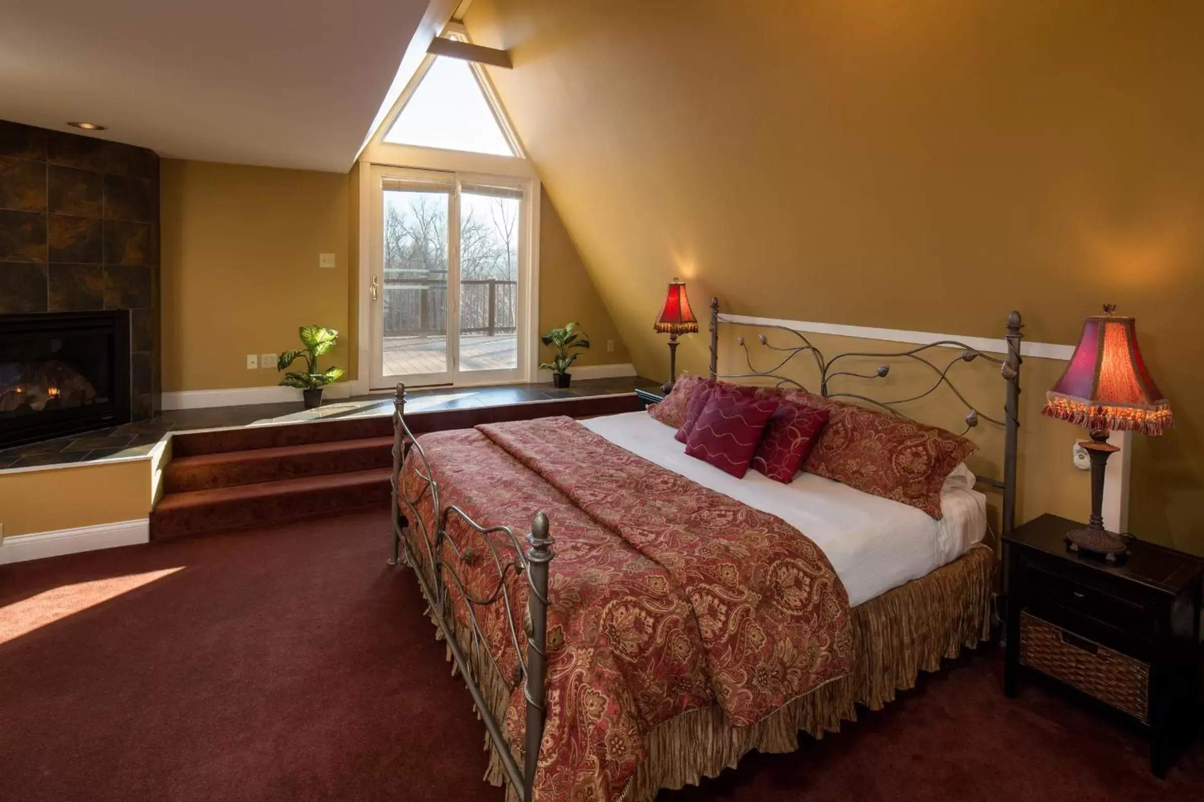 Bed in Goldmoor Inn & Resort