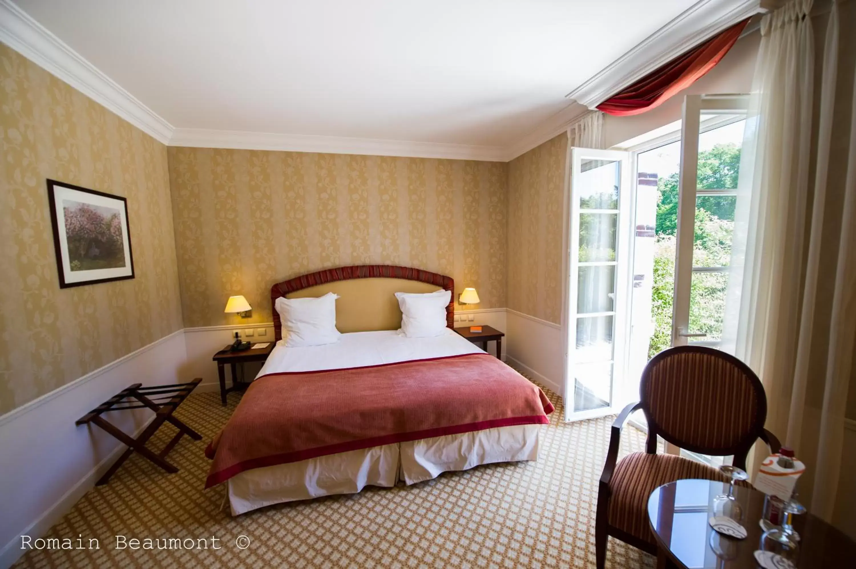 Bed in Le Domaine des Roches, Hotel & Spa