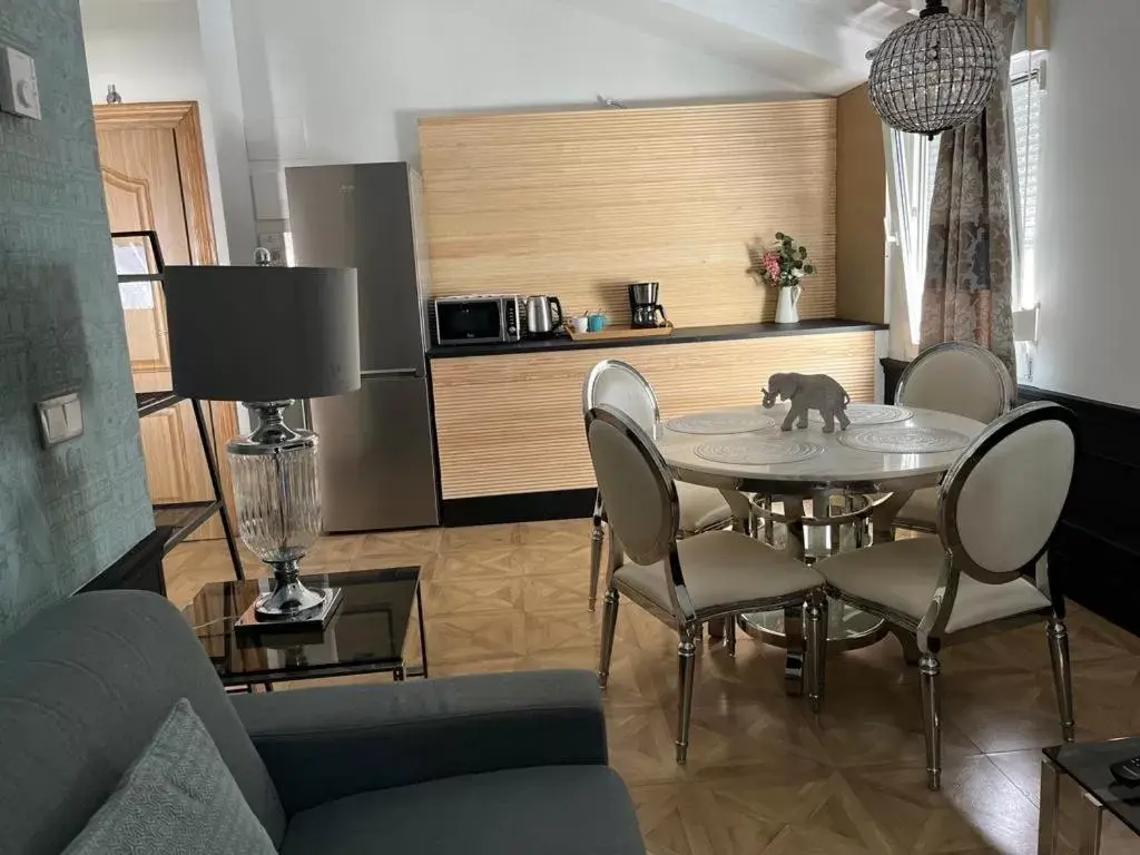 Dining Area in Hotel Royal Suite Santander