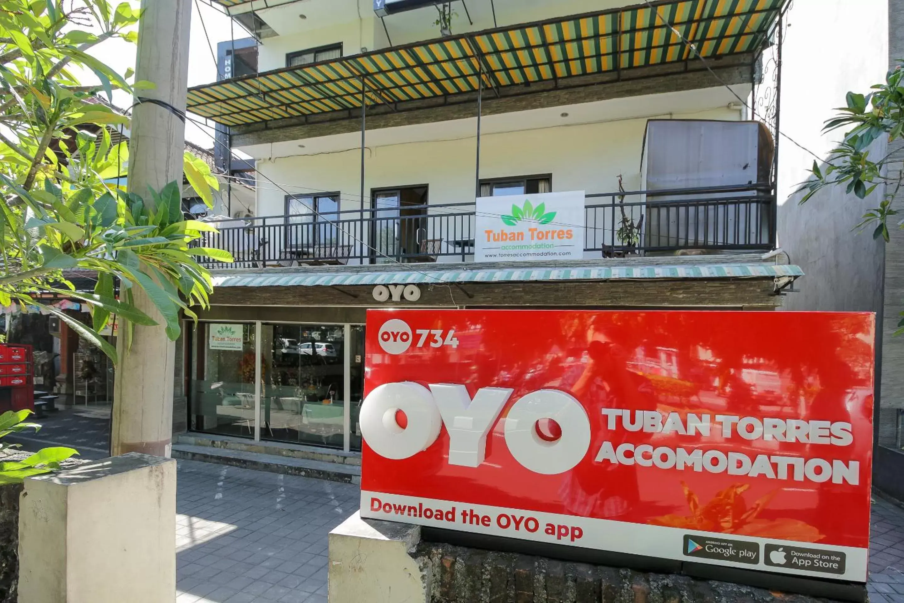 Facade/entrance, Property Building in OYO 734 Tuban Torres Accomodation