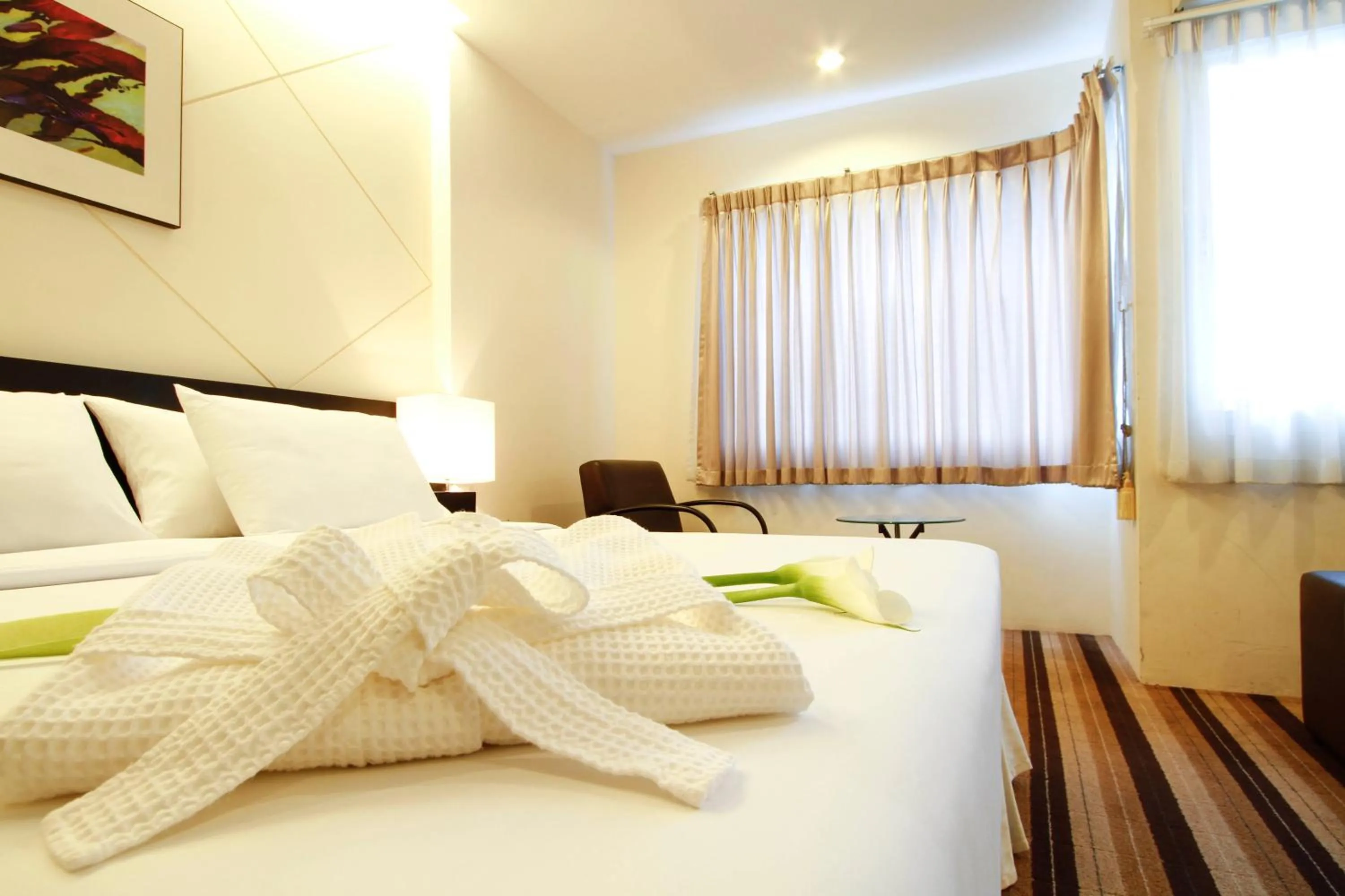 Bedroom, Bed in Miracle Suvarnabhumi Airport