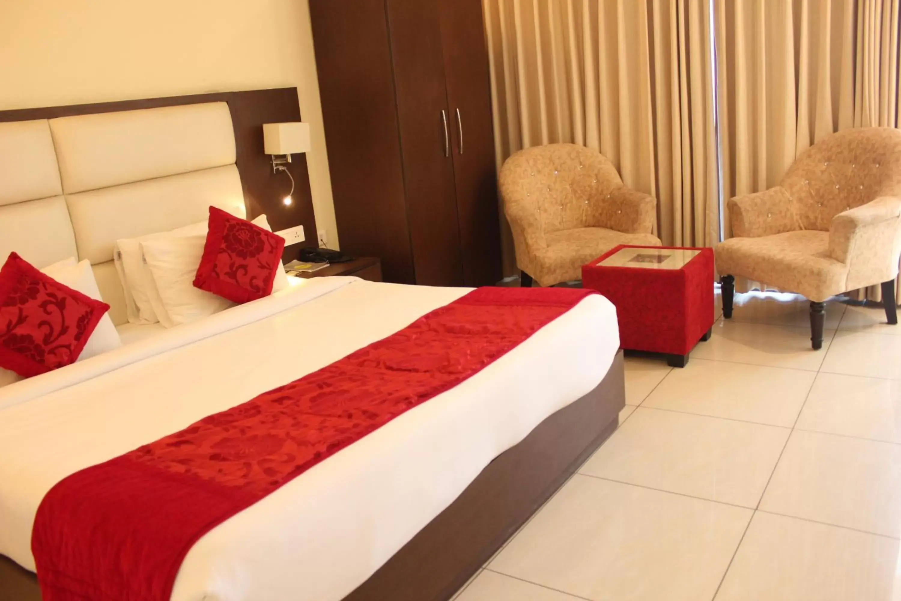 Bed in Indira Nikunj Rubystone Exotic Bed in Indira Nikunj Rubystone Exotic