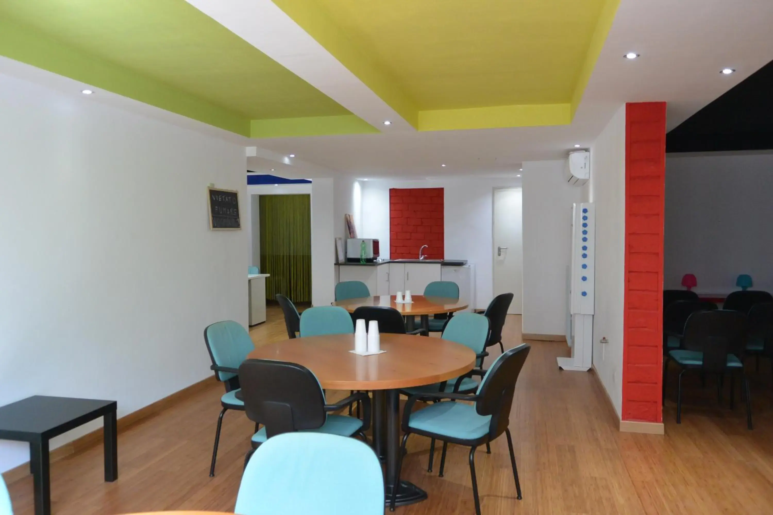 Restaurant/places to eat in Pavia Ostello Restaurant/places to eat in Pavia Ostello