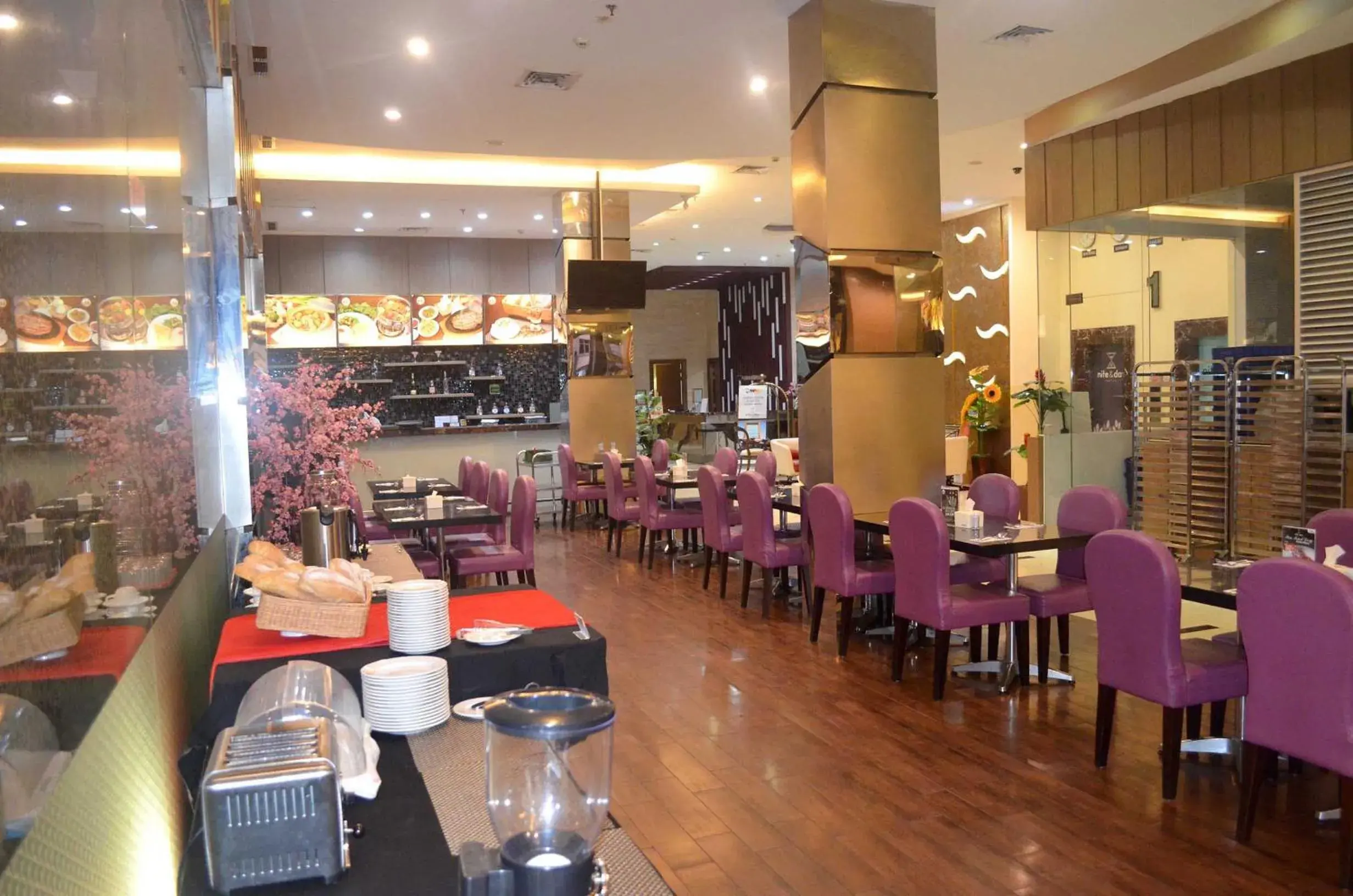 Restaurant/Places to Eat in Nite & Day Jakarta - Bandengan