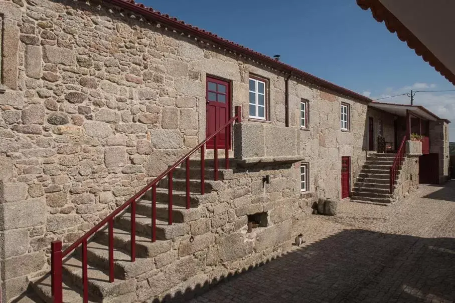 Patio, Property Building in Quinta do Rio Noémi