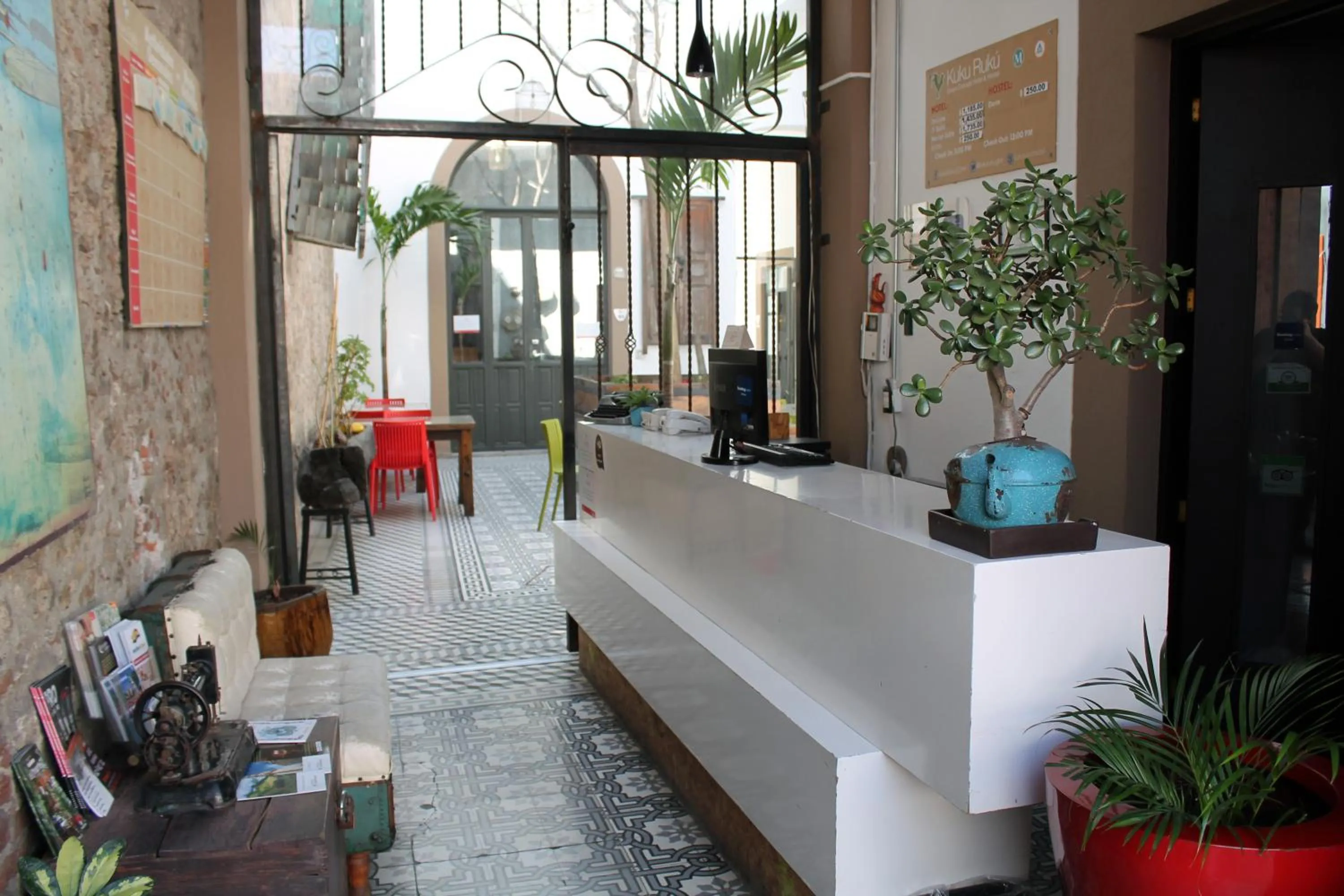 Lobby or reception in Kuku Ruku Hotel