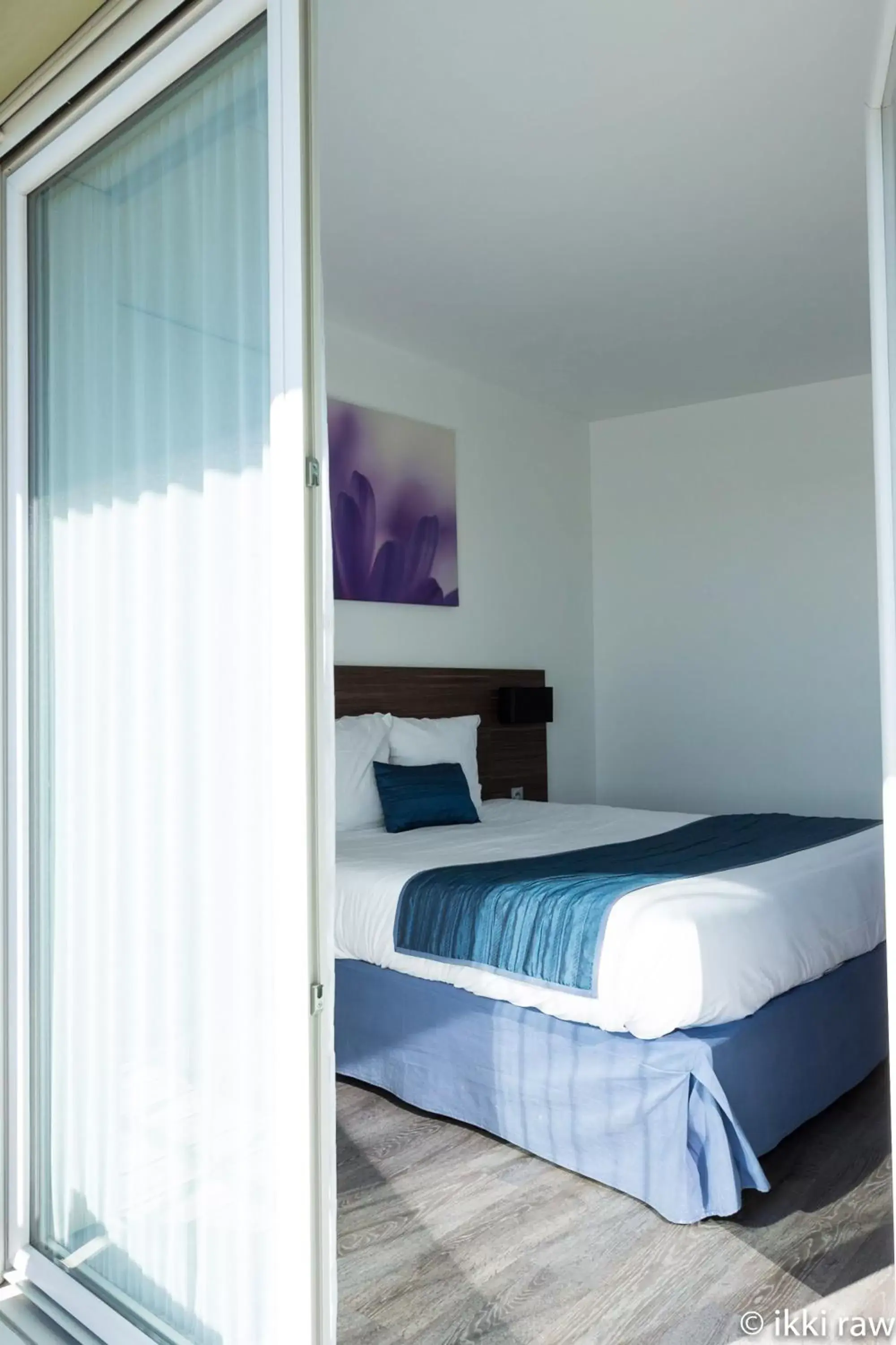 Shower, Bed in Hotel Libera Caen Colombelles