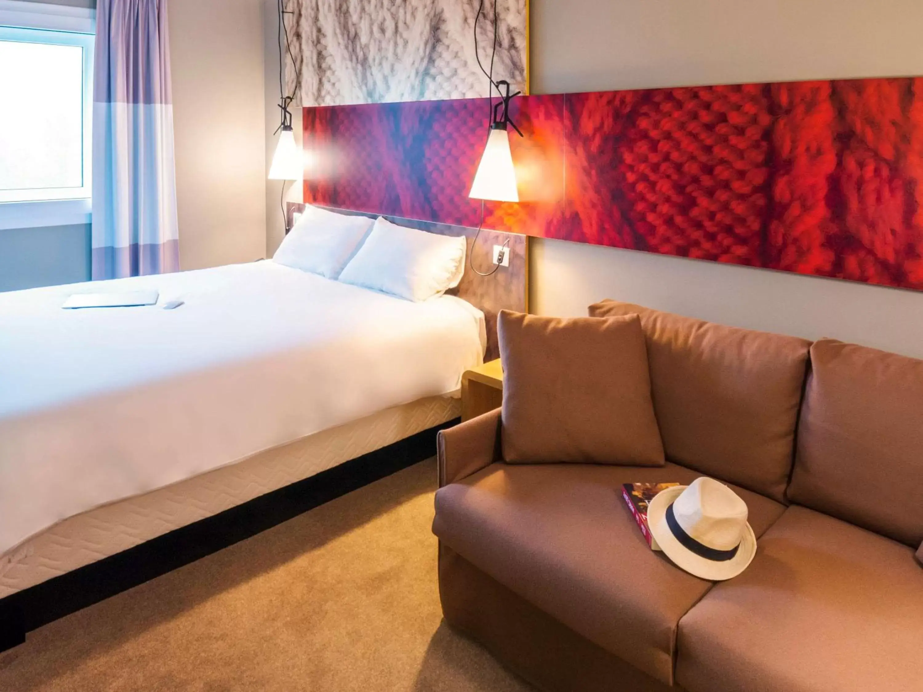 Photo of the whole room, Bed in ibis Toulon La Valette Photo of the whole room, Bed in ibis Toulon La Valette