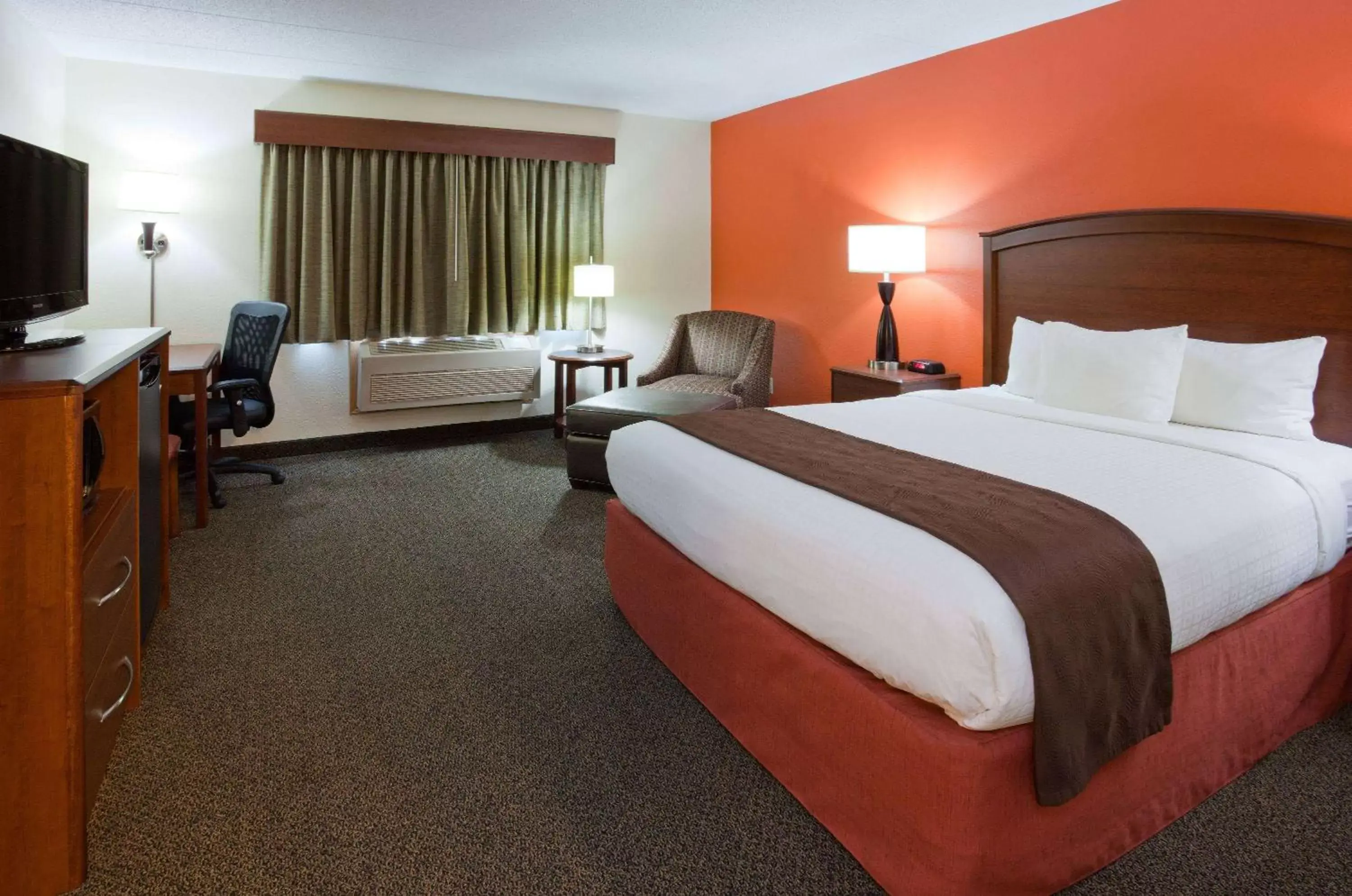 Photo of the whole room, Bed in AmericInn by Wyndham Virginia