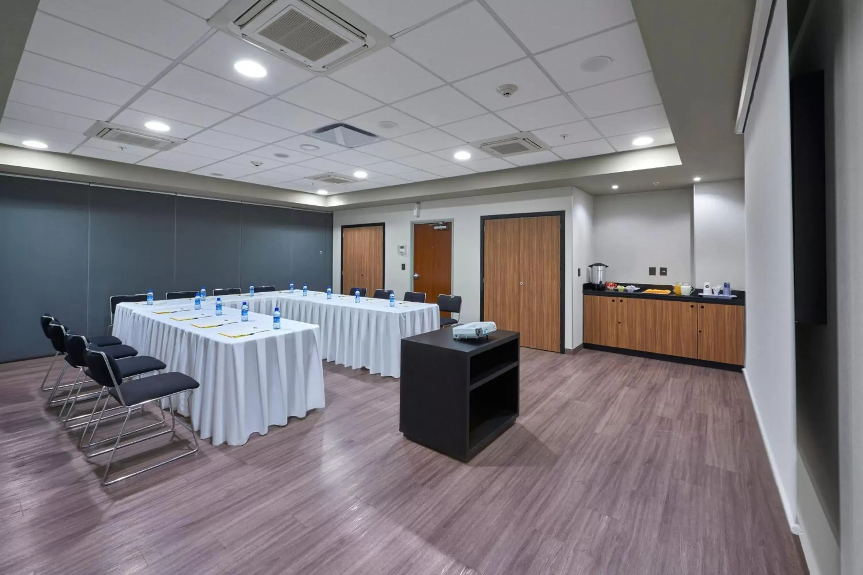 Meeting/conference room in City Express by Marriott Reynosa Aeropuerto