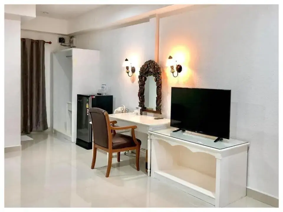 TV/Entertainment Center in Lopburi Inn Resort