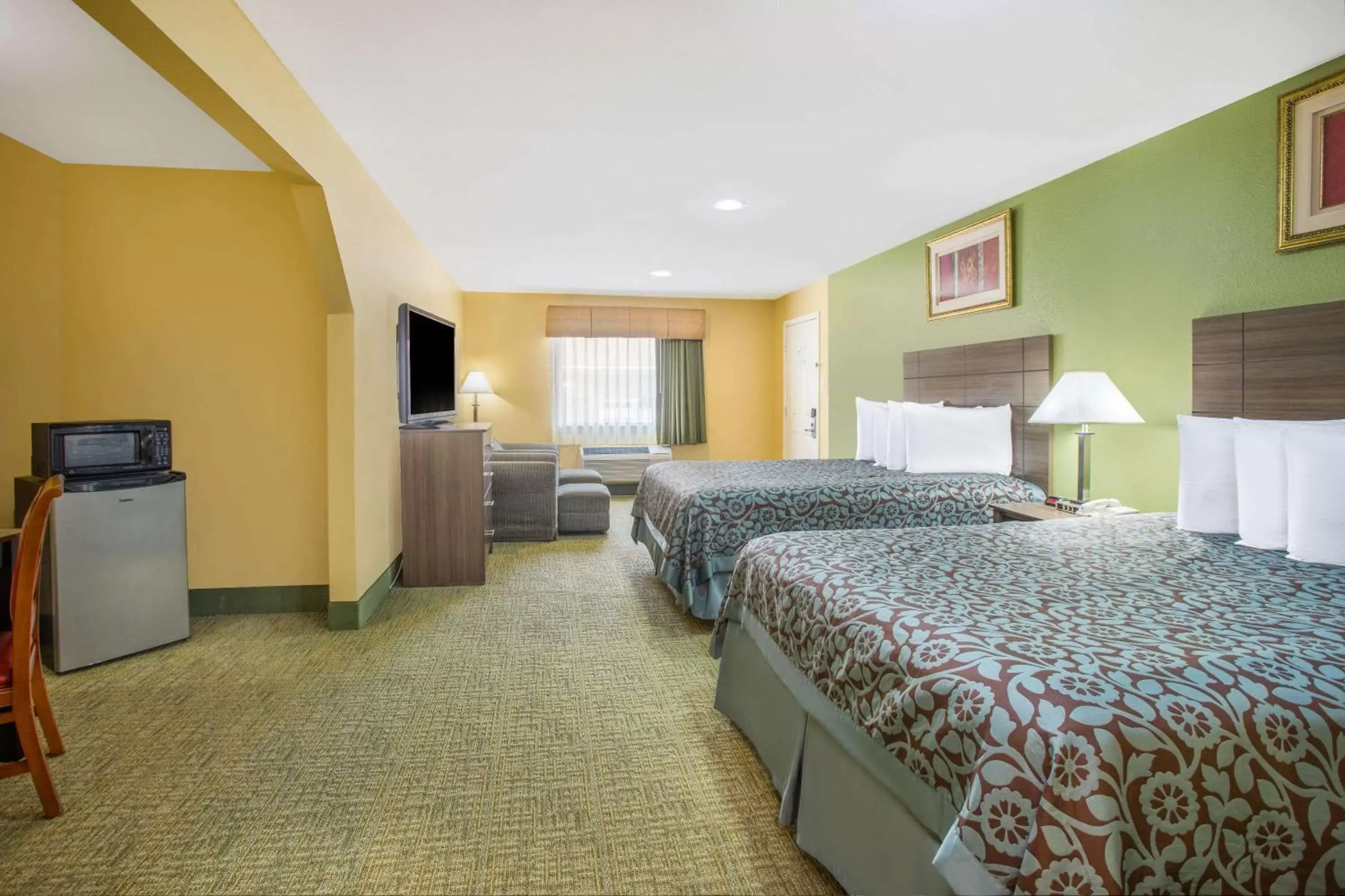 Photo of the whole room in Days Inn by Wyndham Abbeville