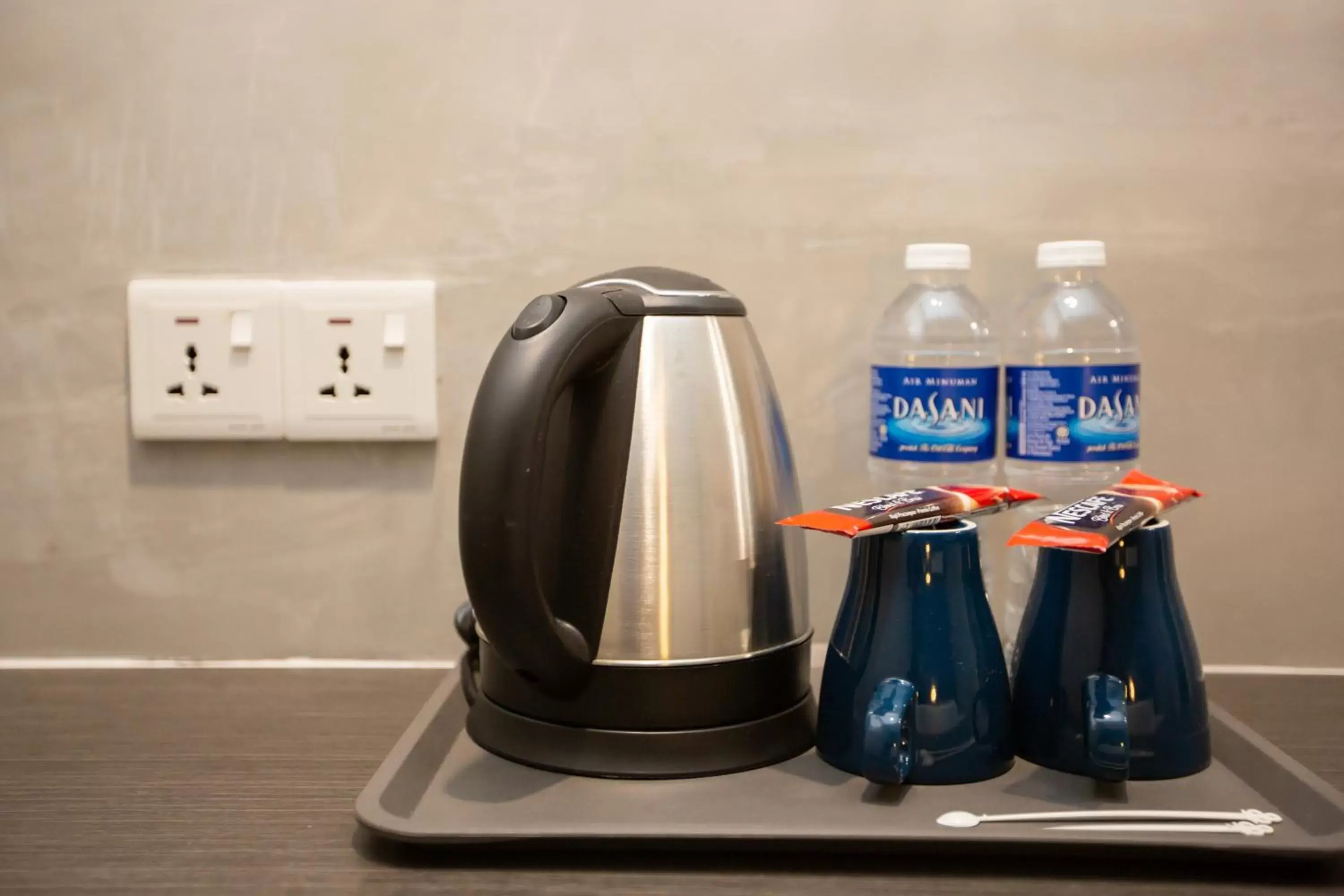 Coffee/tea facilities in 1 Hotel Signature