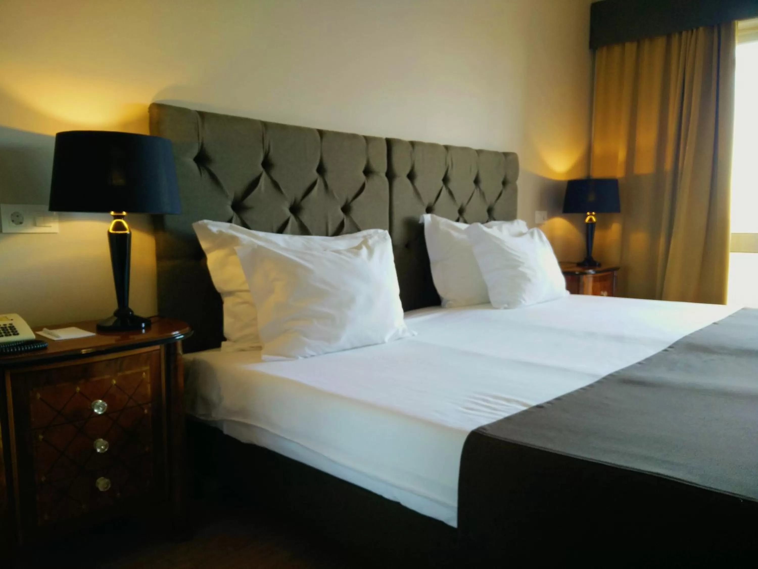 Bed in Golden Tulip Porto Gaia