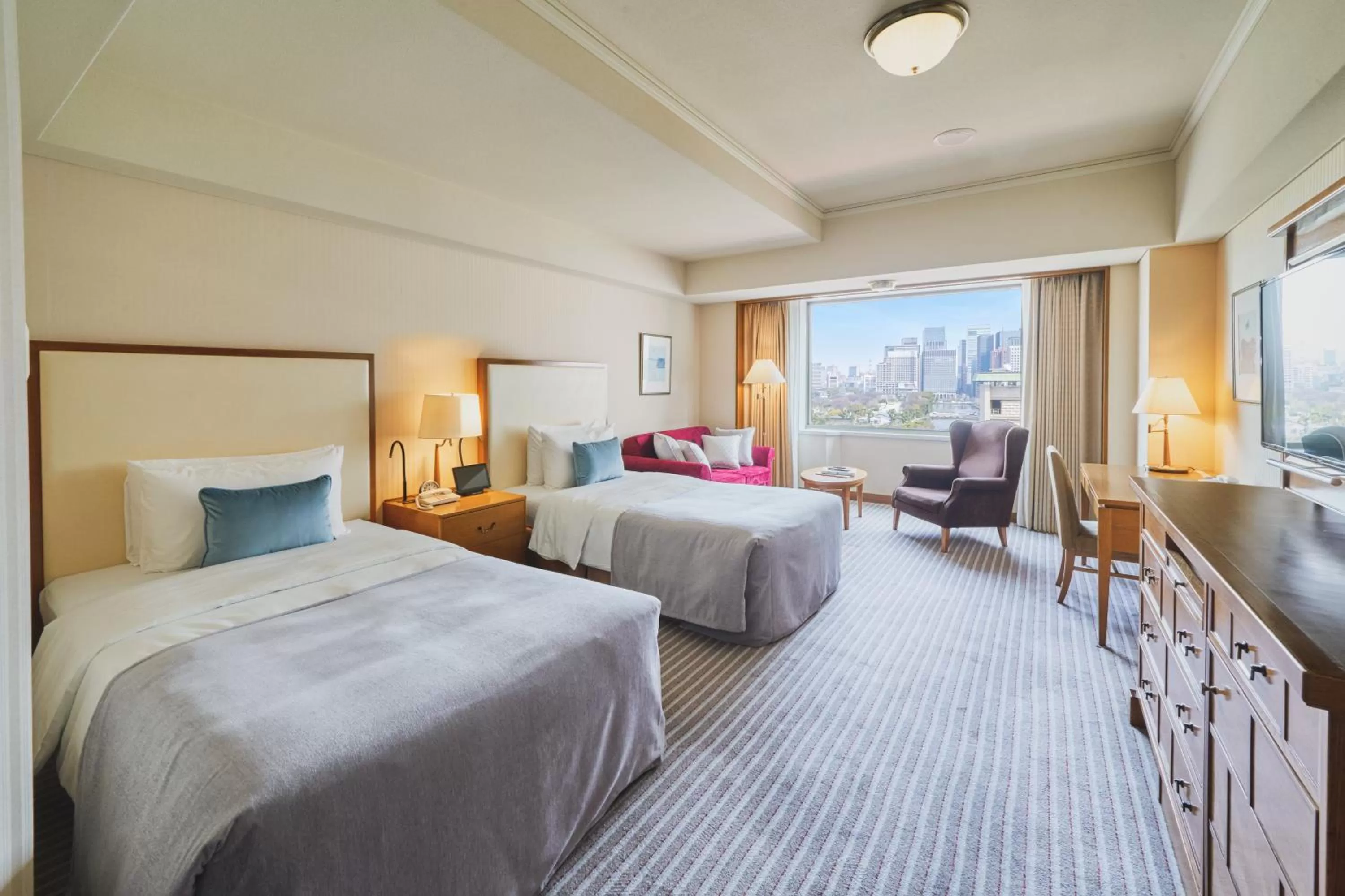 Photo of the whole room, Bed in Imperial Hotel Tokyo