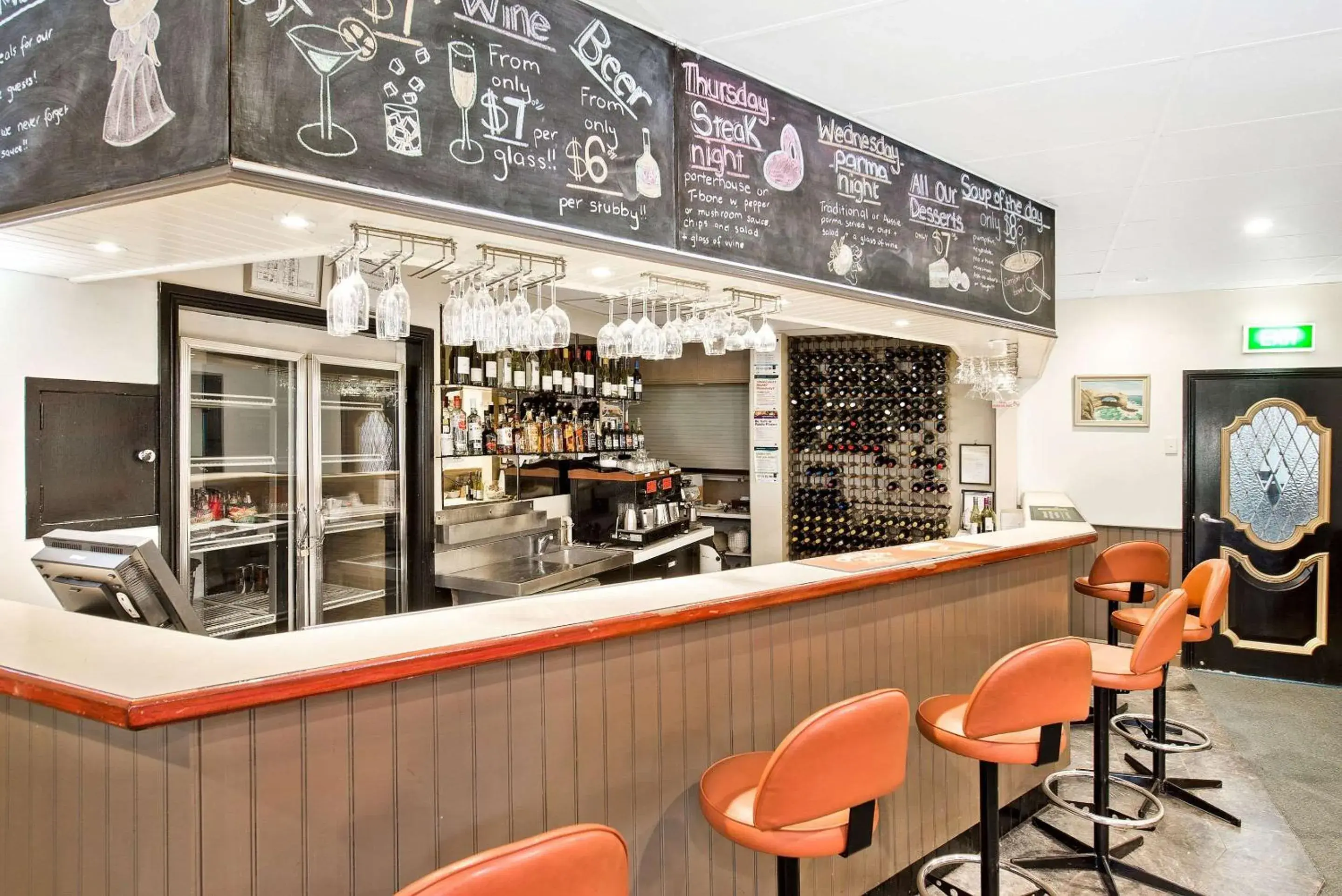 Lounge or bar in Comfort Hotel Dandenong Lounge or bar in Comfort Hotel Dandenong