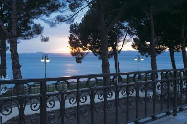 Sea view in Hotel Holiday Sul Lago