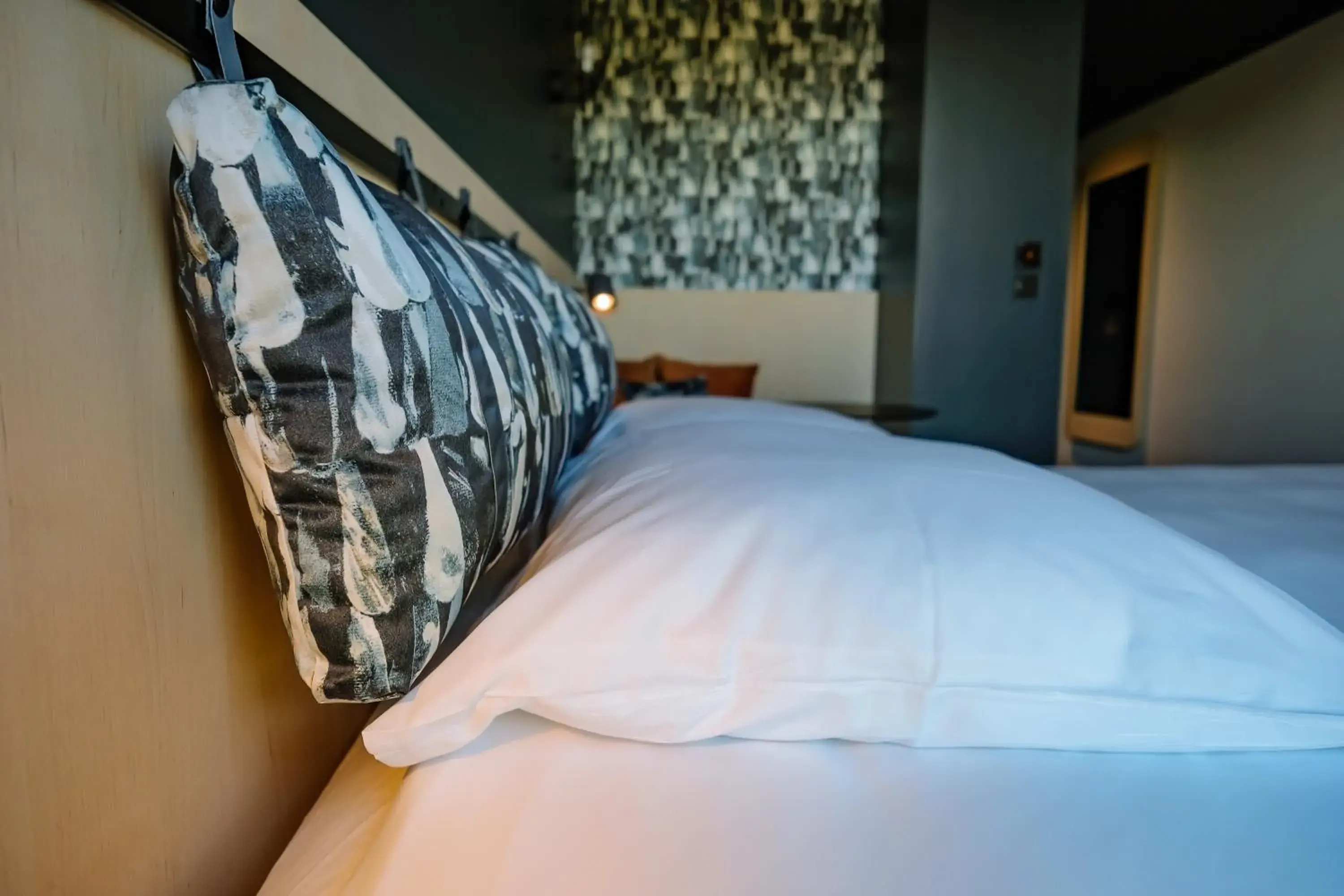 Decorative detail, Bed in Live Hotels Bordeaux Lac