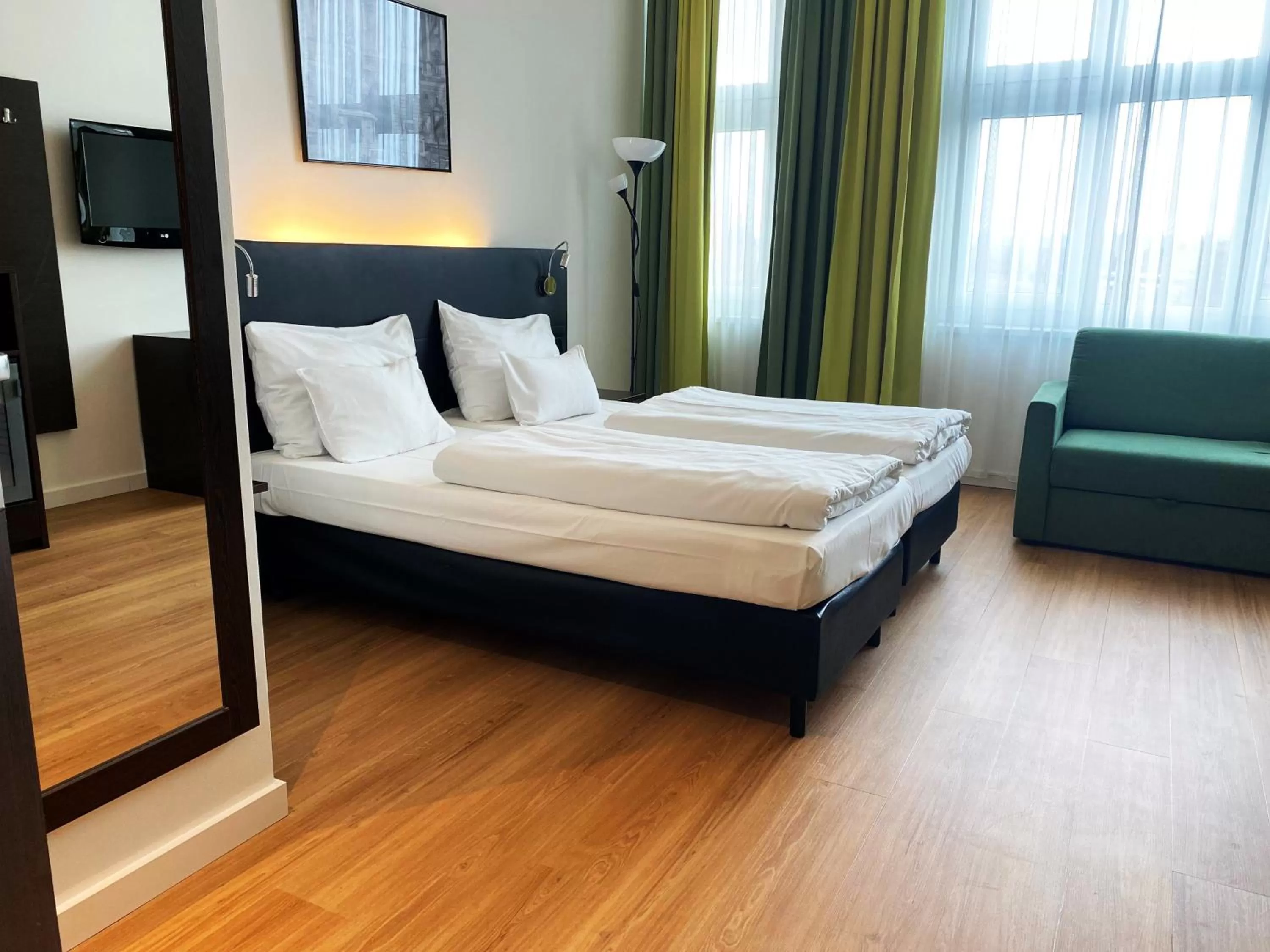 Photo of the whole room, Bed in Rainers Hotel Vienna