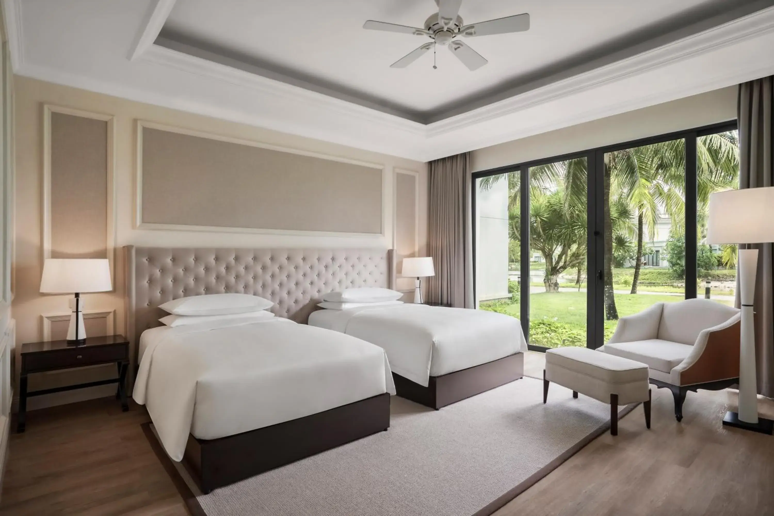 Bedroom, Bed in Sheraton Phu Quoc Long Beach Resort