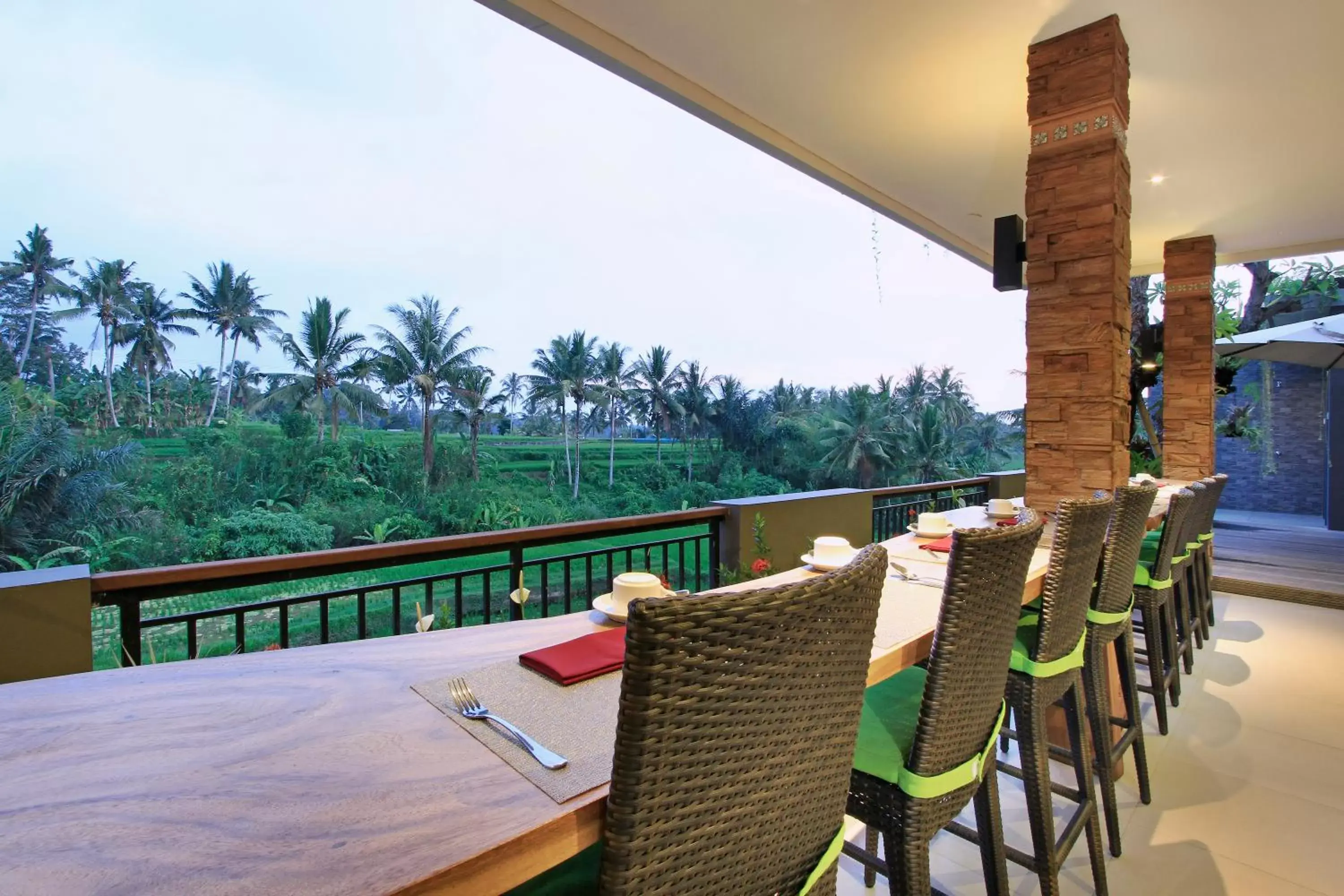 Restaurant/places to eat, Balcony/Terrace in Puri Padma Hotel