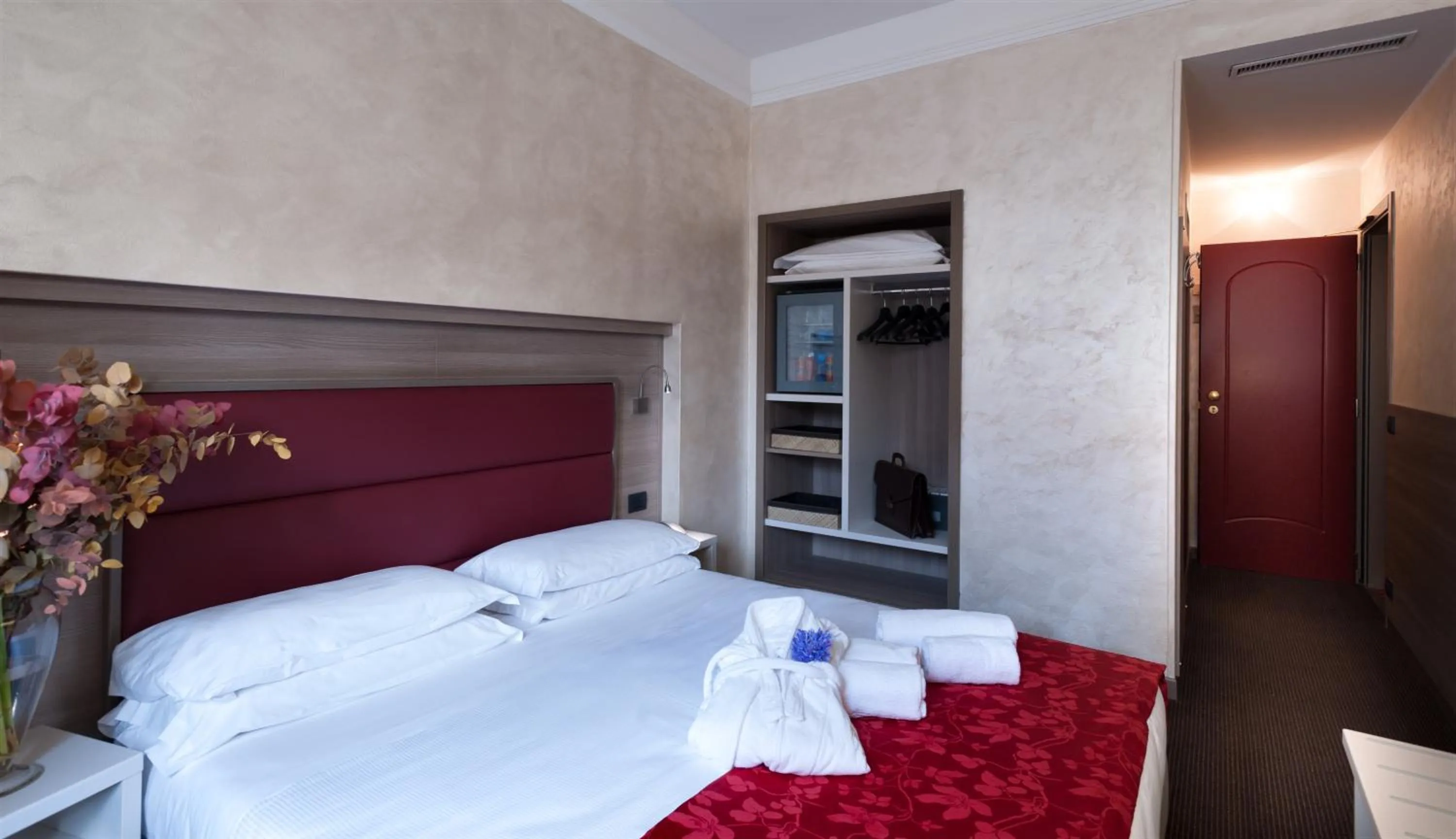 Photo of the whole room, Bed in Hotel Gamma