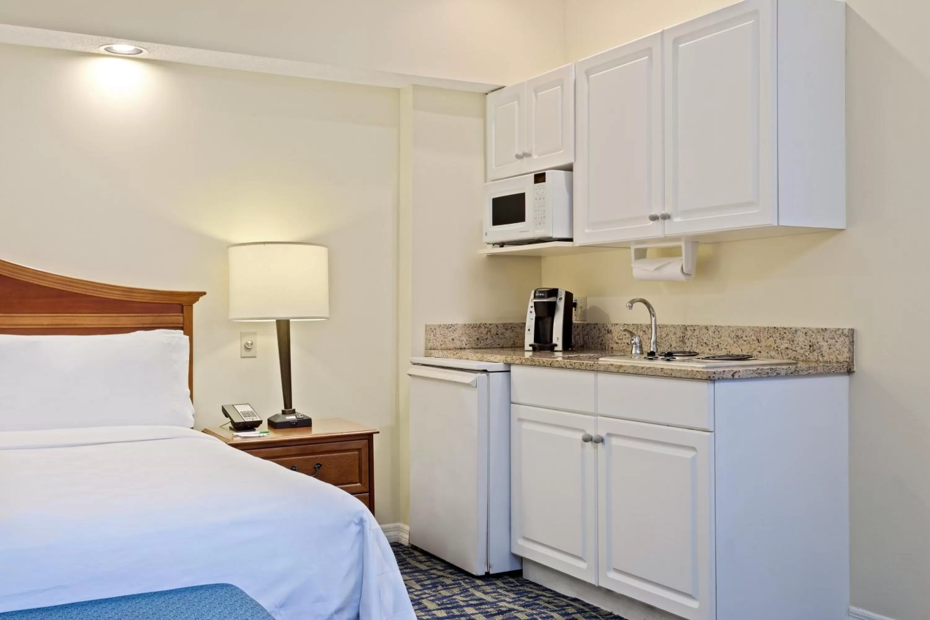 Photo of the whole room, Bed in Holiday Inn & Suites Clearwater Beach S-Harbourside
