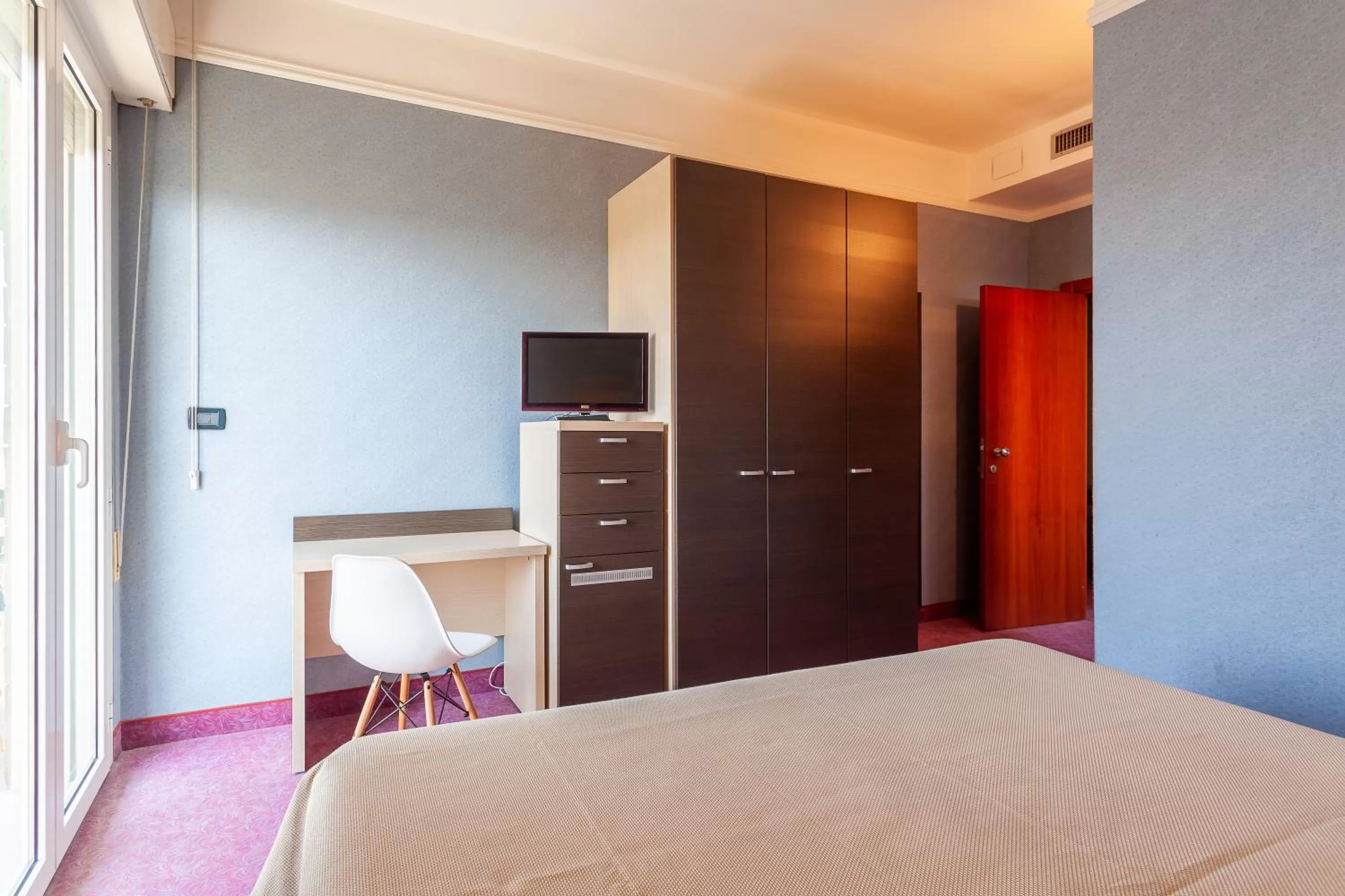 Bedroom, Bed in Residence & Suites