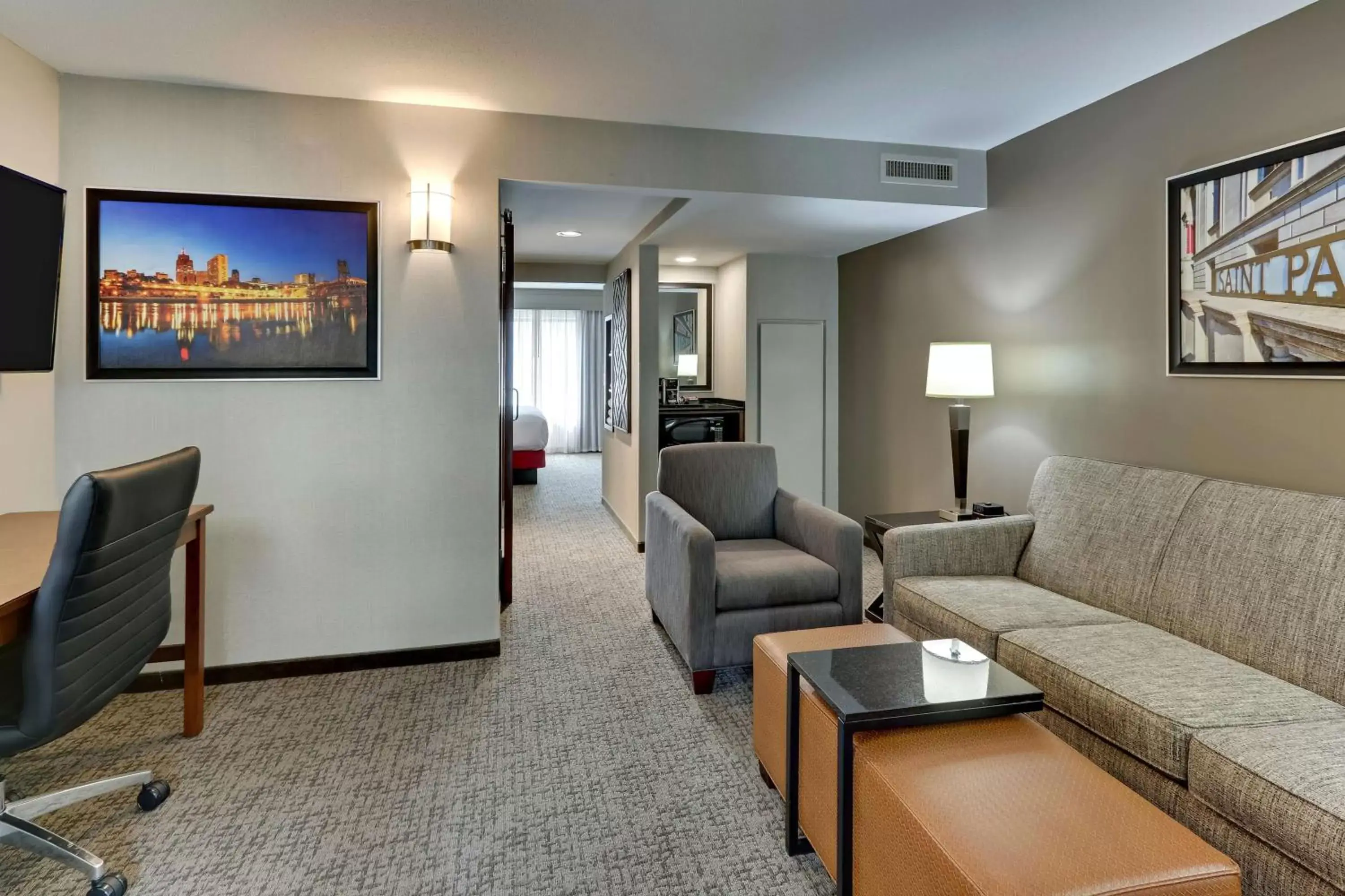 Bedroom, Seating Area in Drury Plaza Hotel St. Paul Downtown